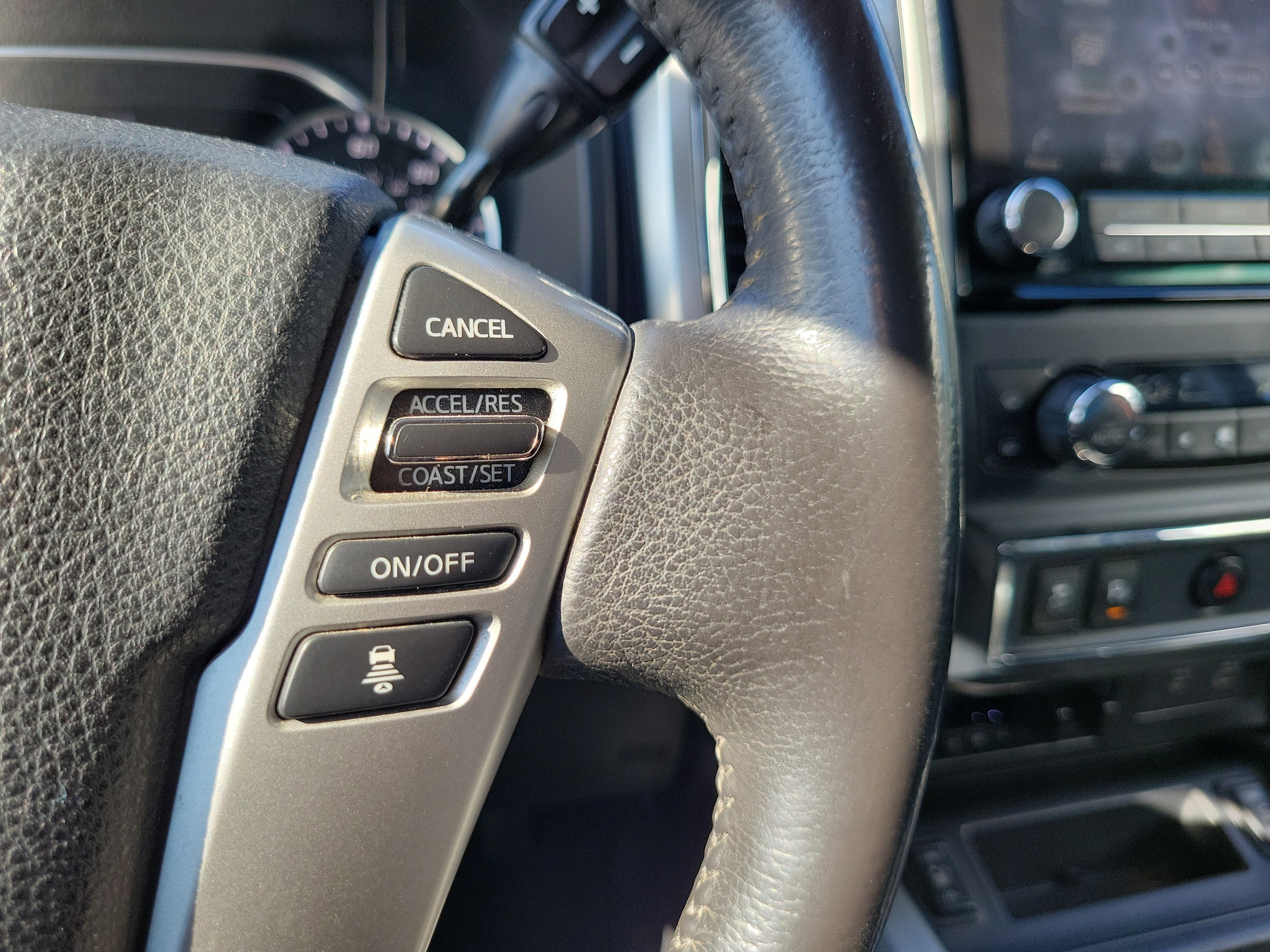 2020 Nissan Titan SL