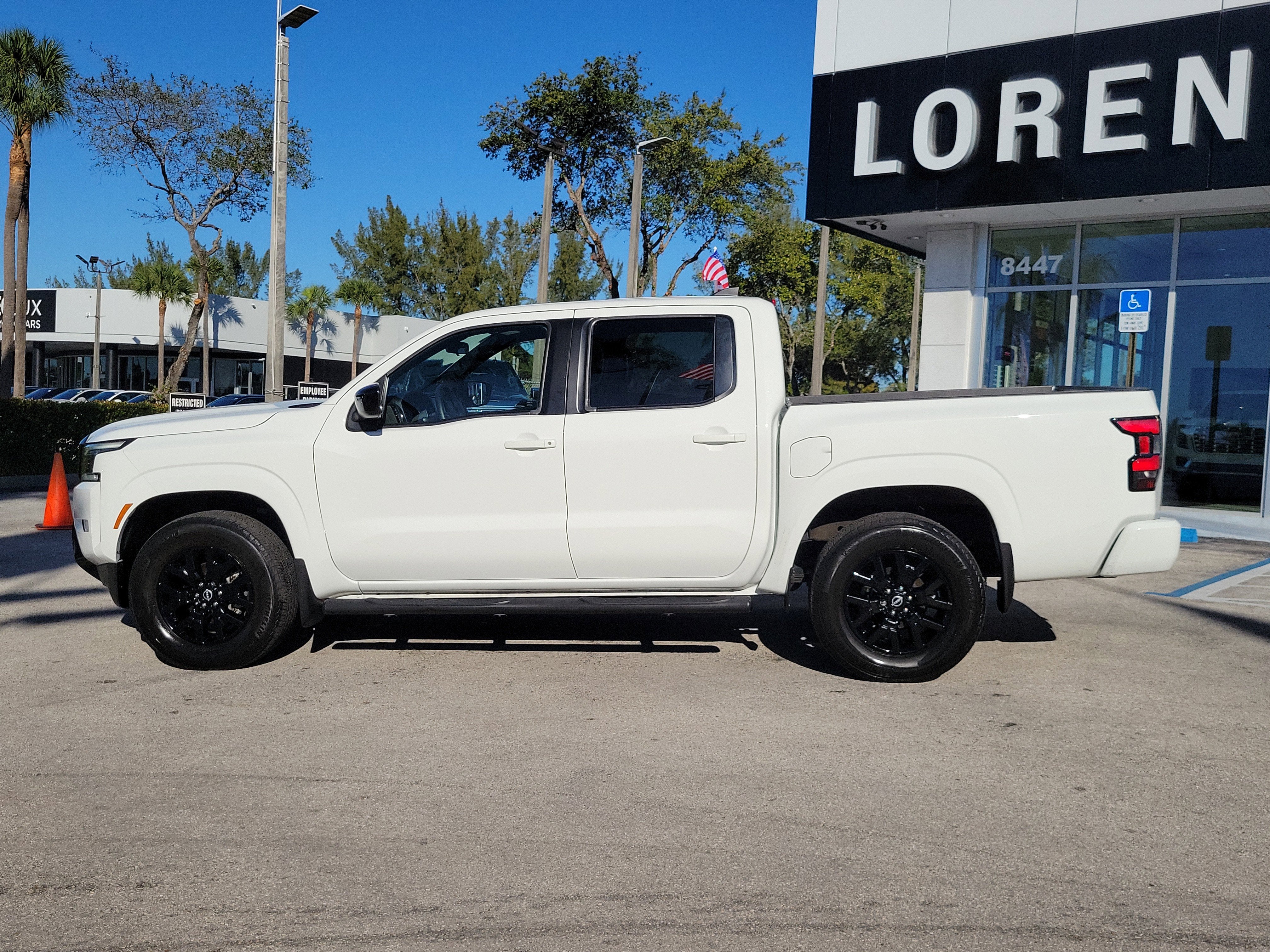 2023 Nissan Frontier SV