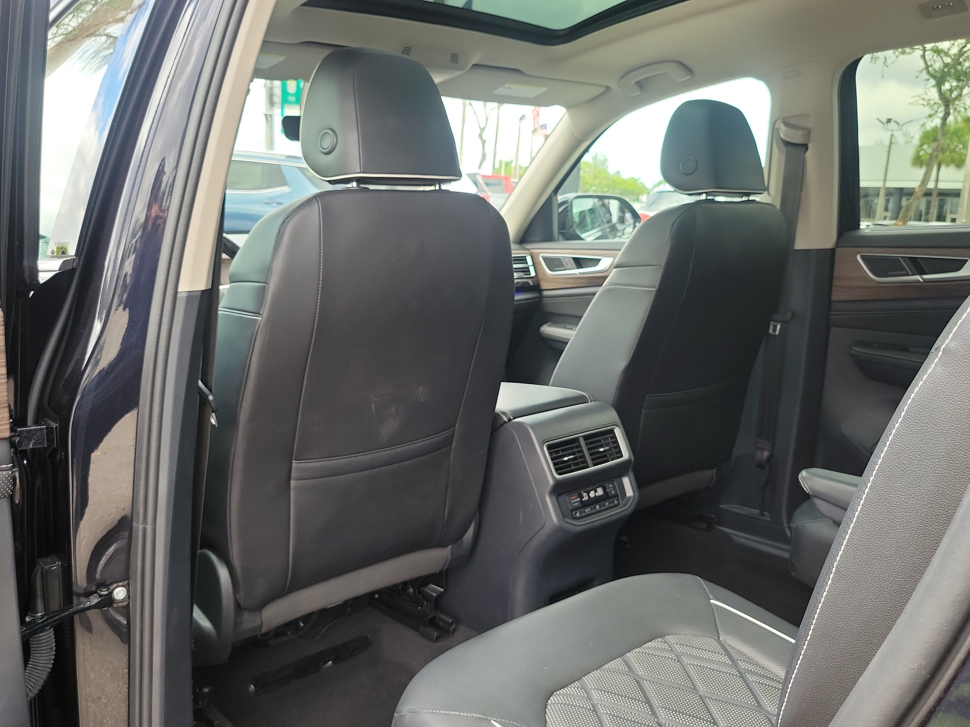2025 Volkswagen Atlas 2.0T SEL Premium R-Line