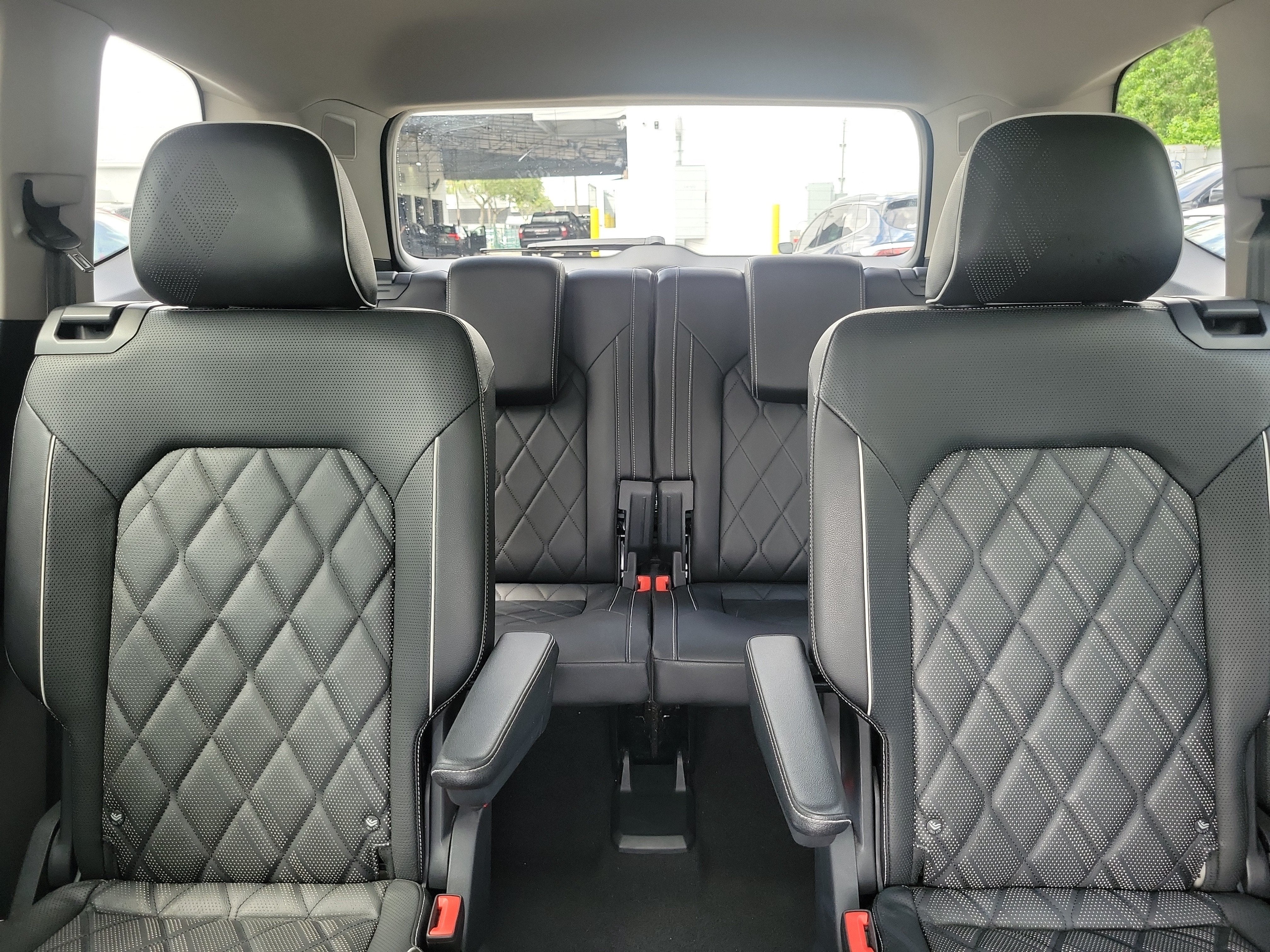 2025 Volkswagen Atlas 2.0T SEL Premium R-Line