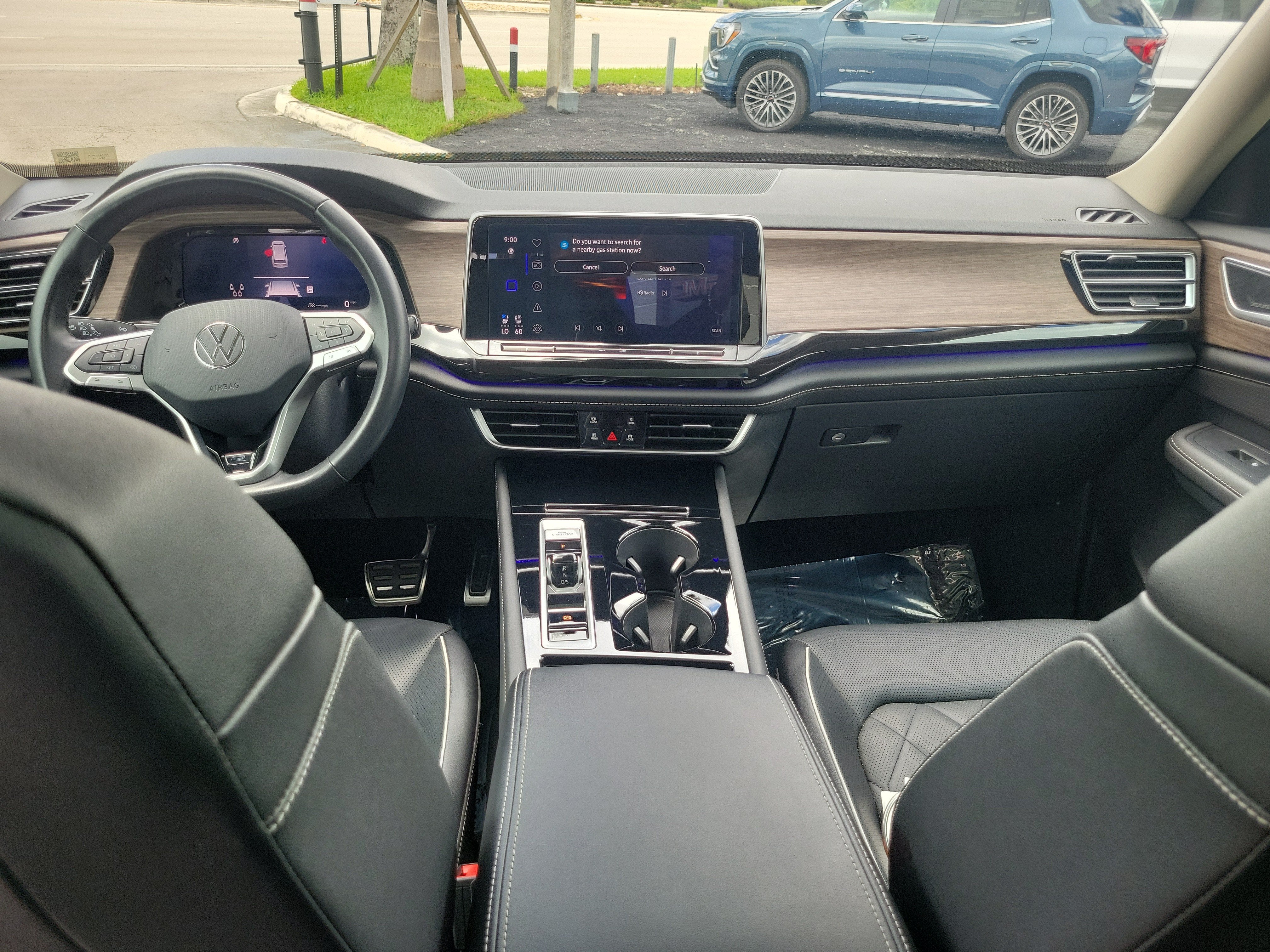 2025 Volkswagen Atlas 2.0T SEL Premium R-Line