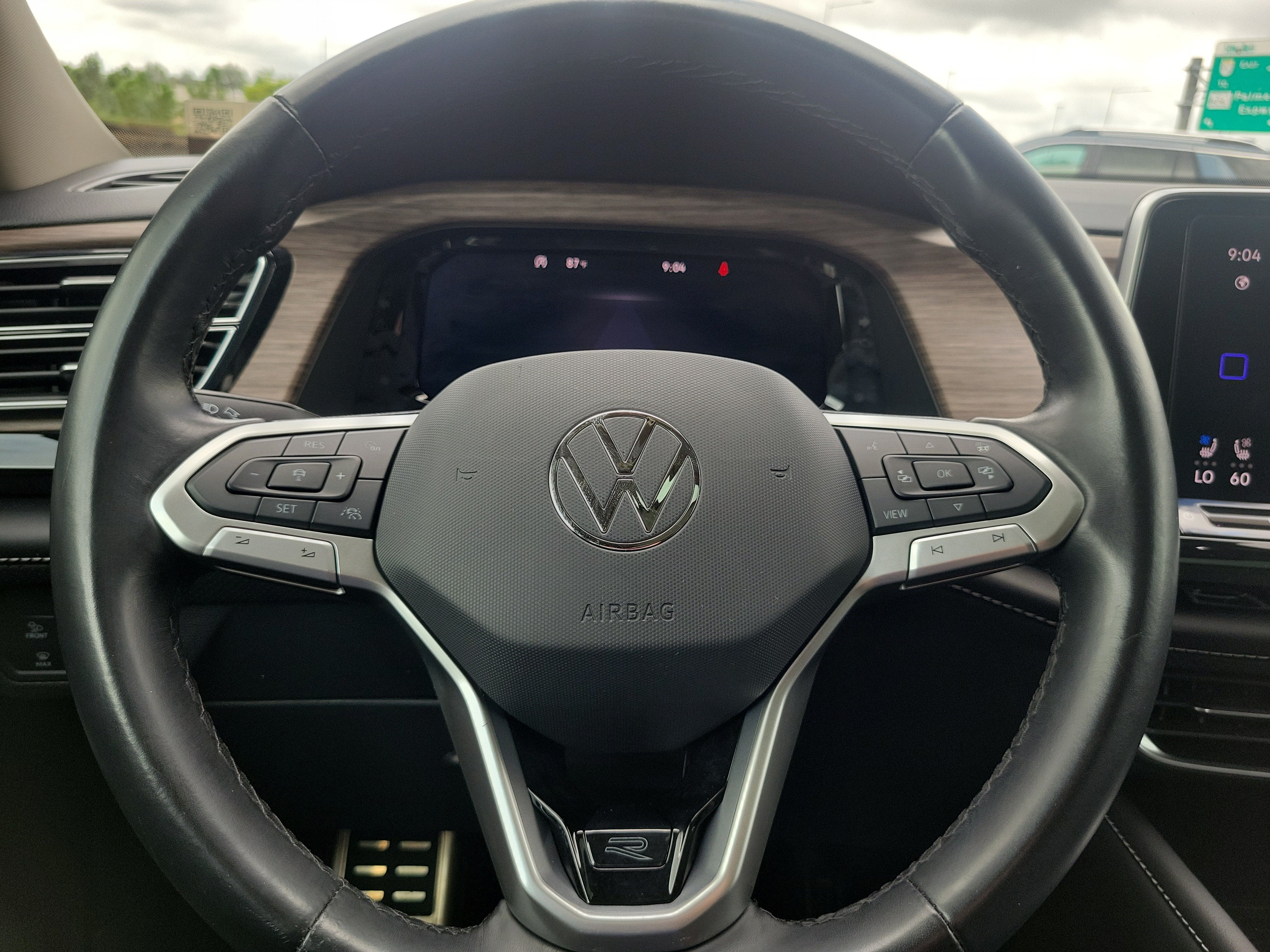 2025 Volkswagen Atlas 2.0T SEL Premium R-Line