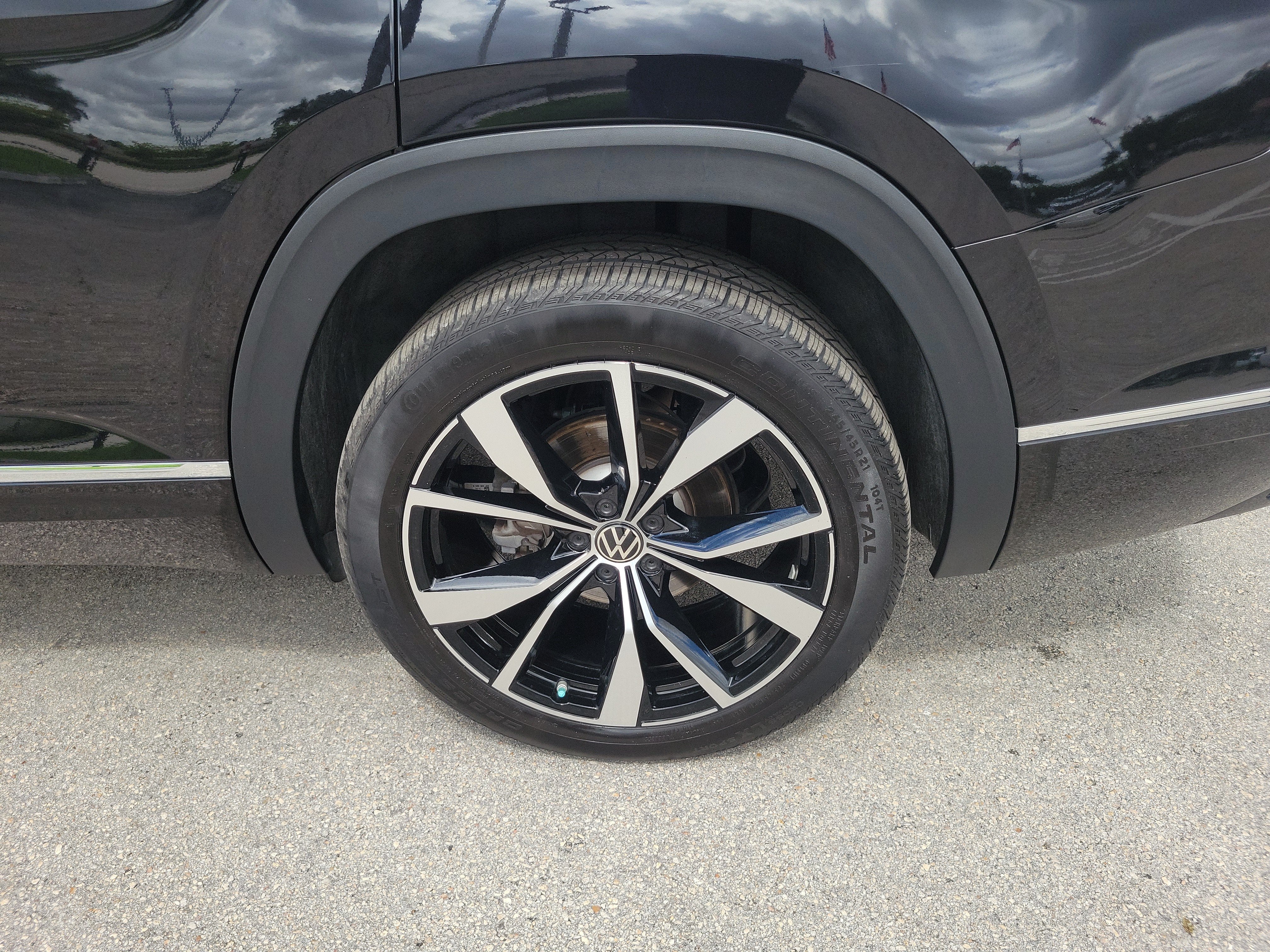 2025 Volkswagen Atlas 2.0T SEL Premium R-Line