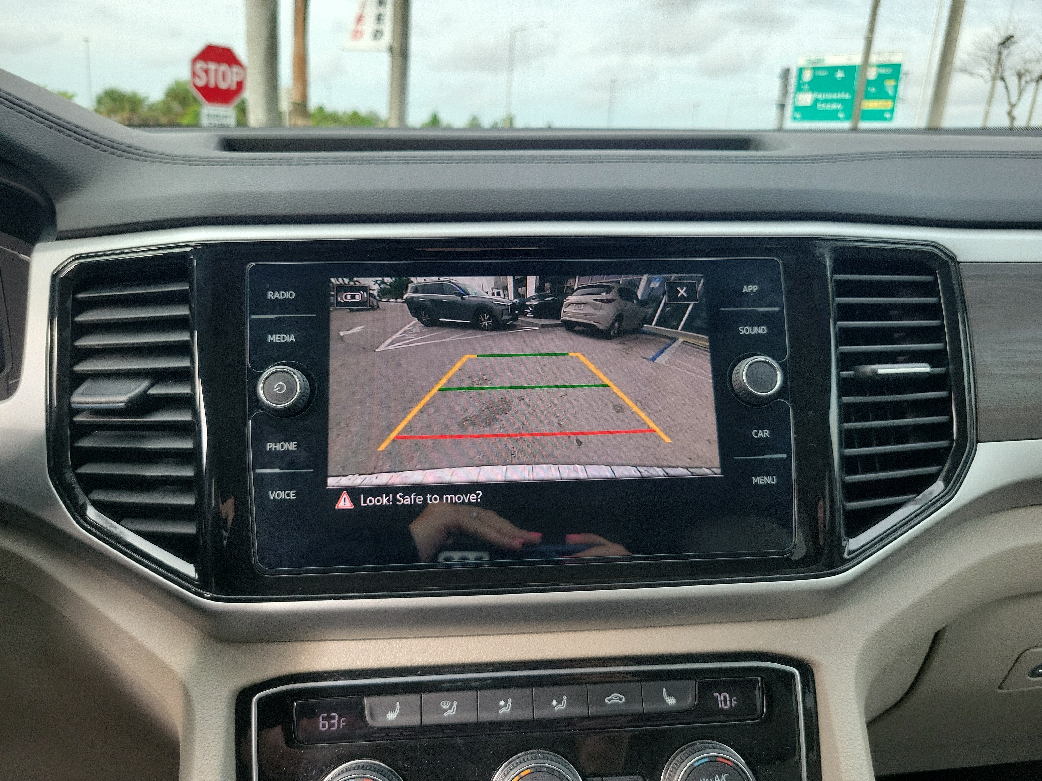 2022 Volkswagen Atlas 3.6L V6 SE w/Technology