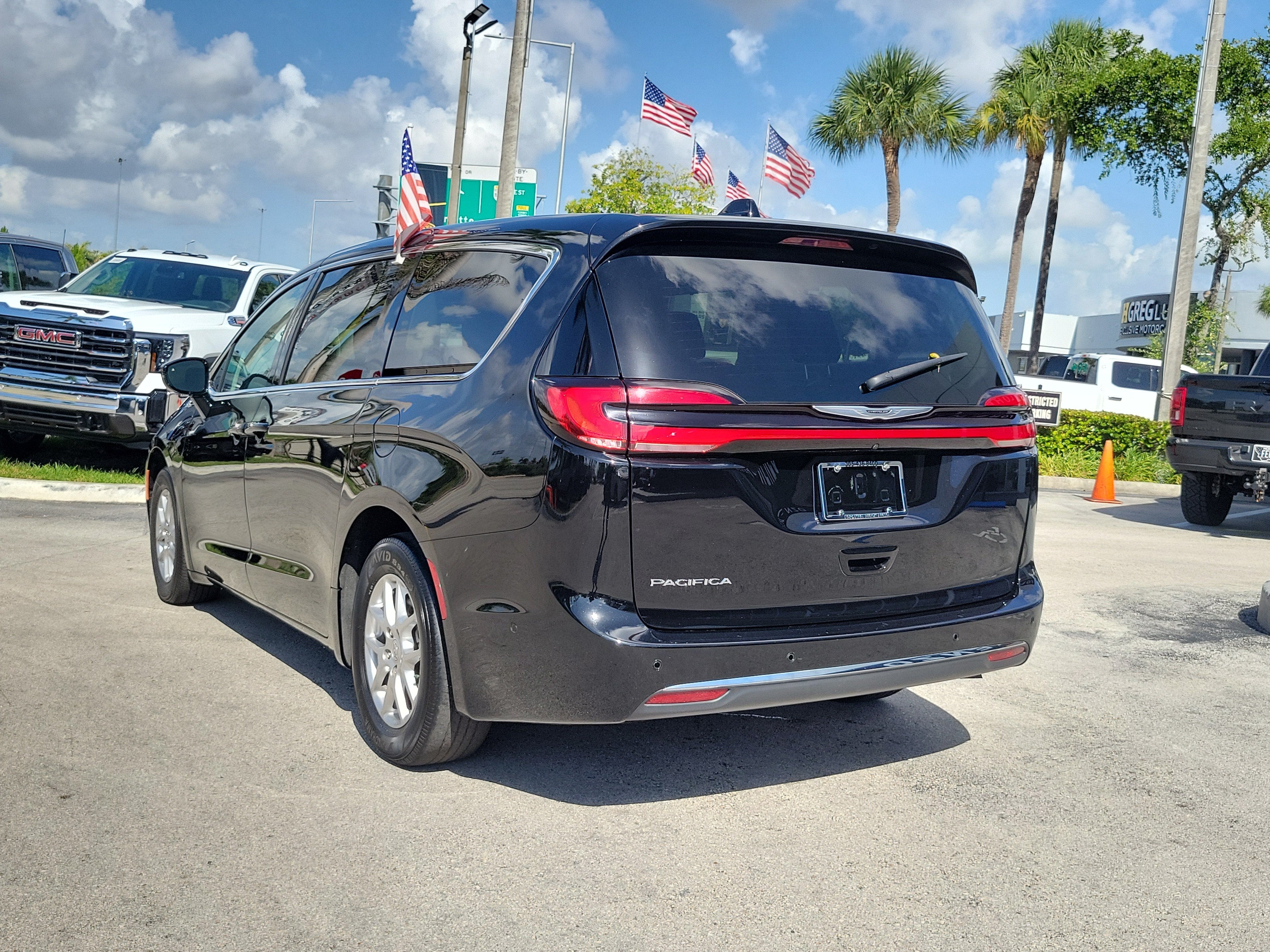2024 Chrysler Pacifica Touring L