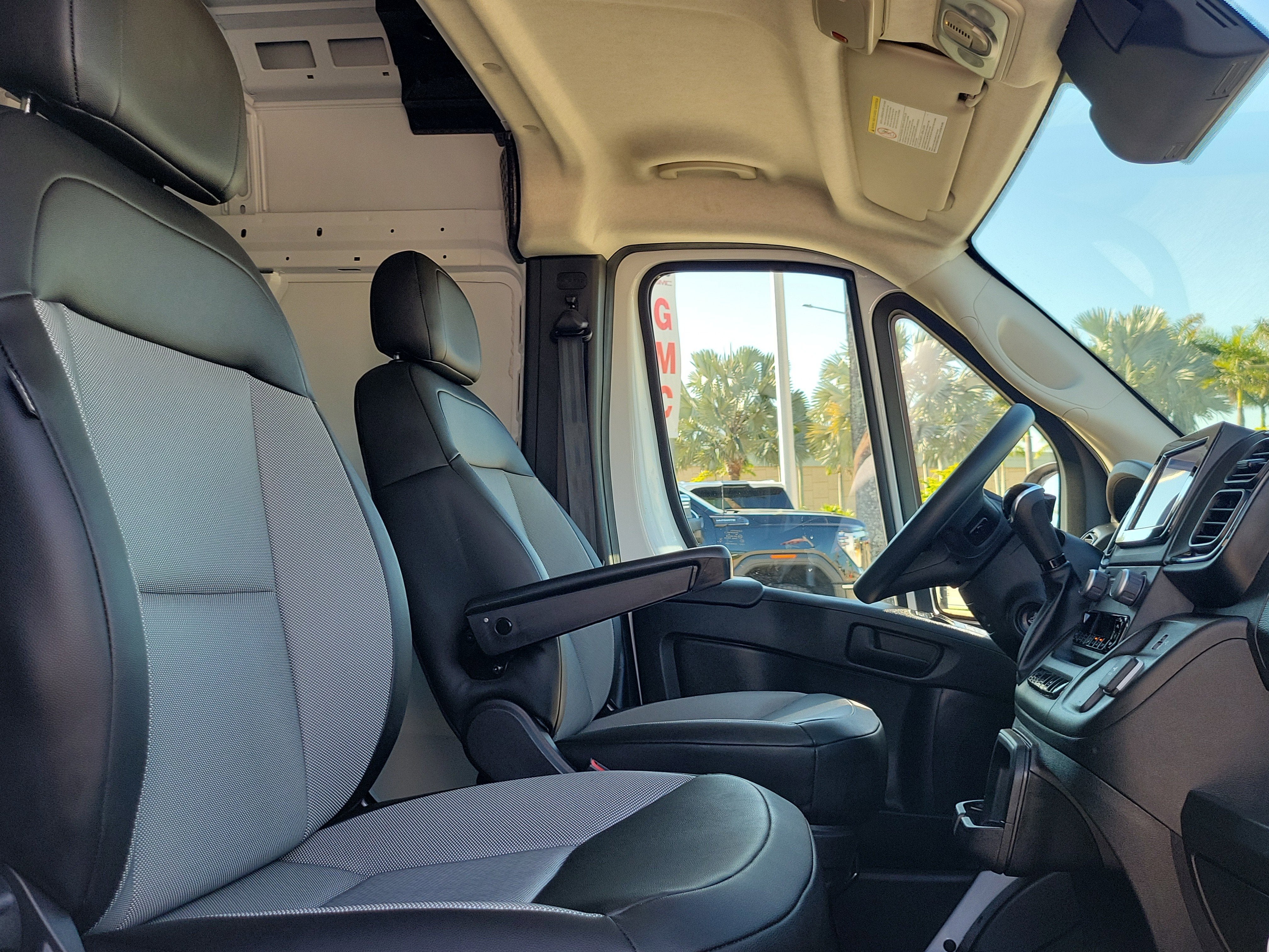 2026 RAM ProMaster Cargo Van Tradesman