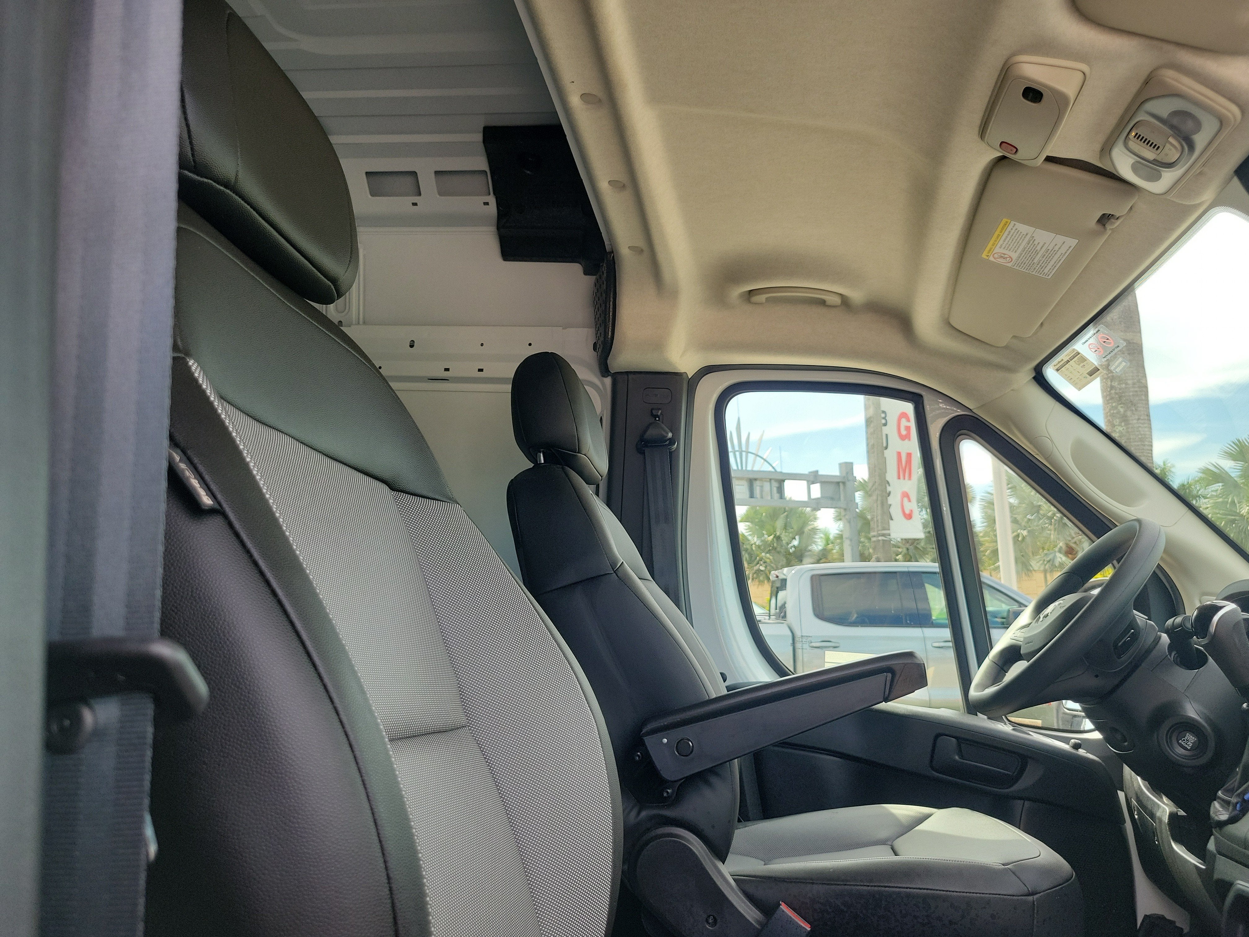 2026 RAM ProMaster Cargo Van Tradesman