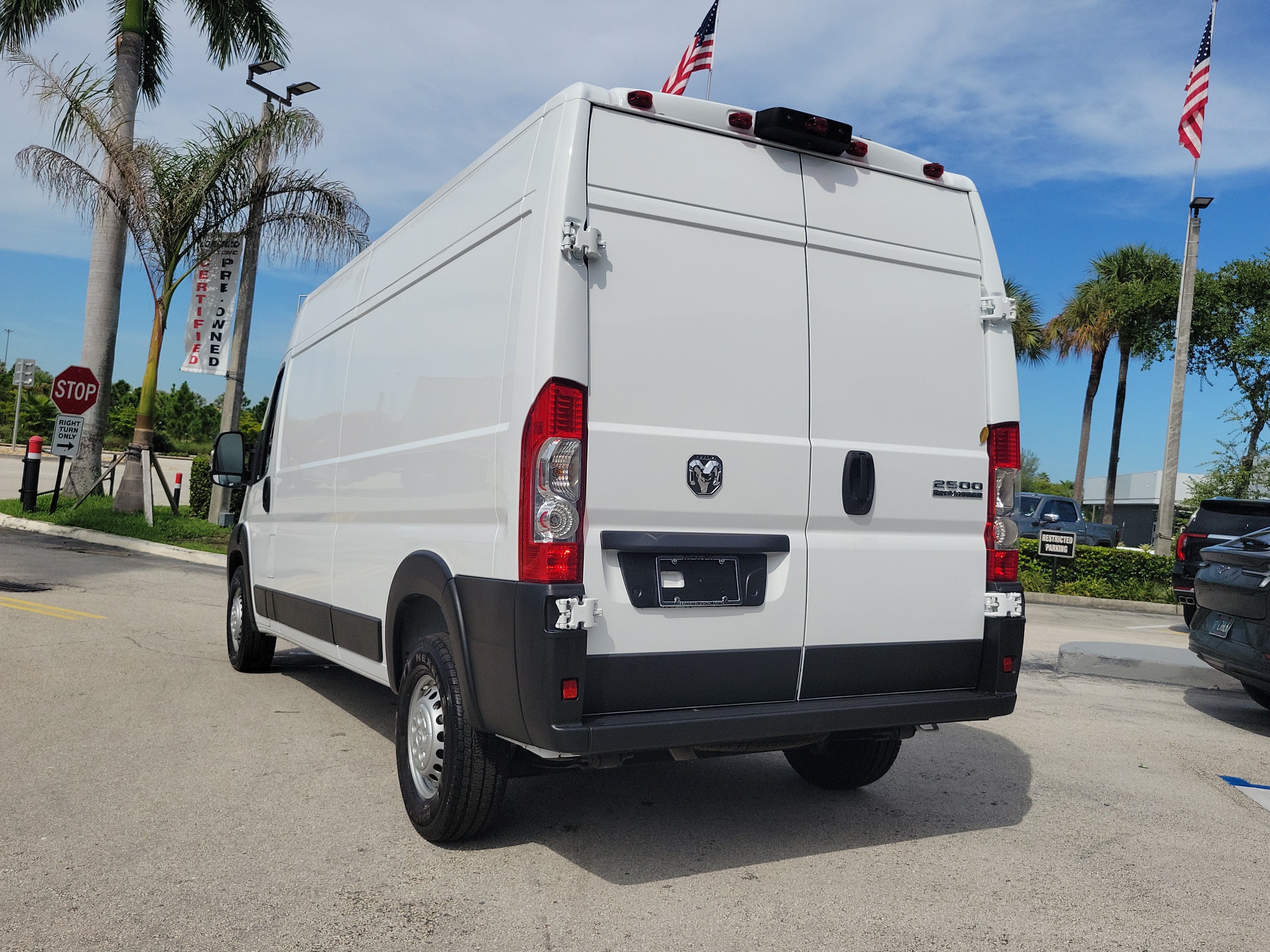 2026 RAM ProMaster Cargo Van Tradesman