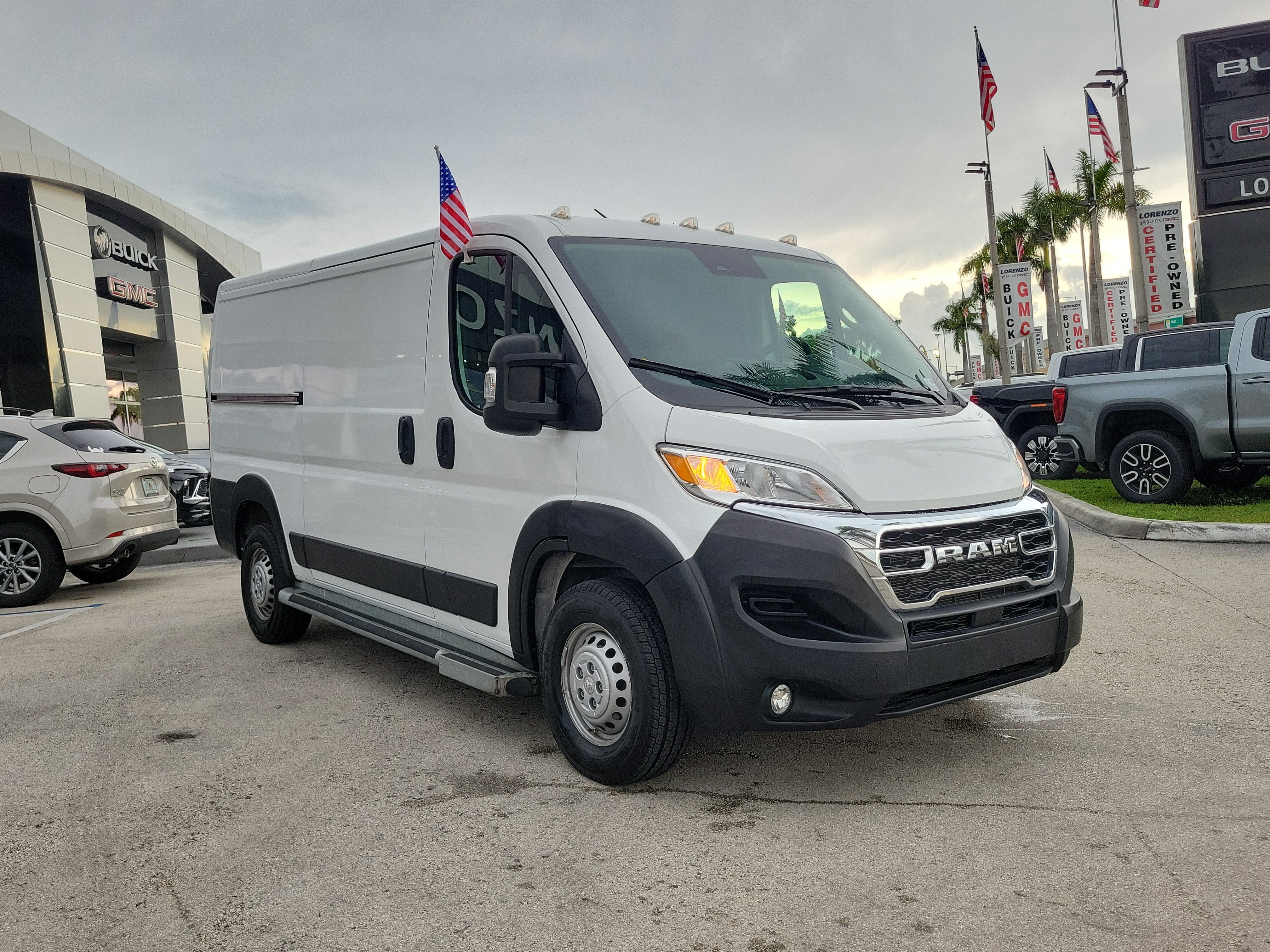 2025 RAM ProMaster Cargo Van Tradesman