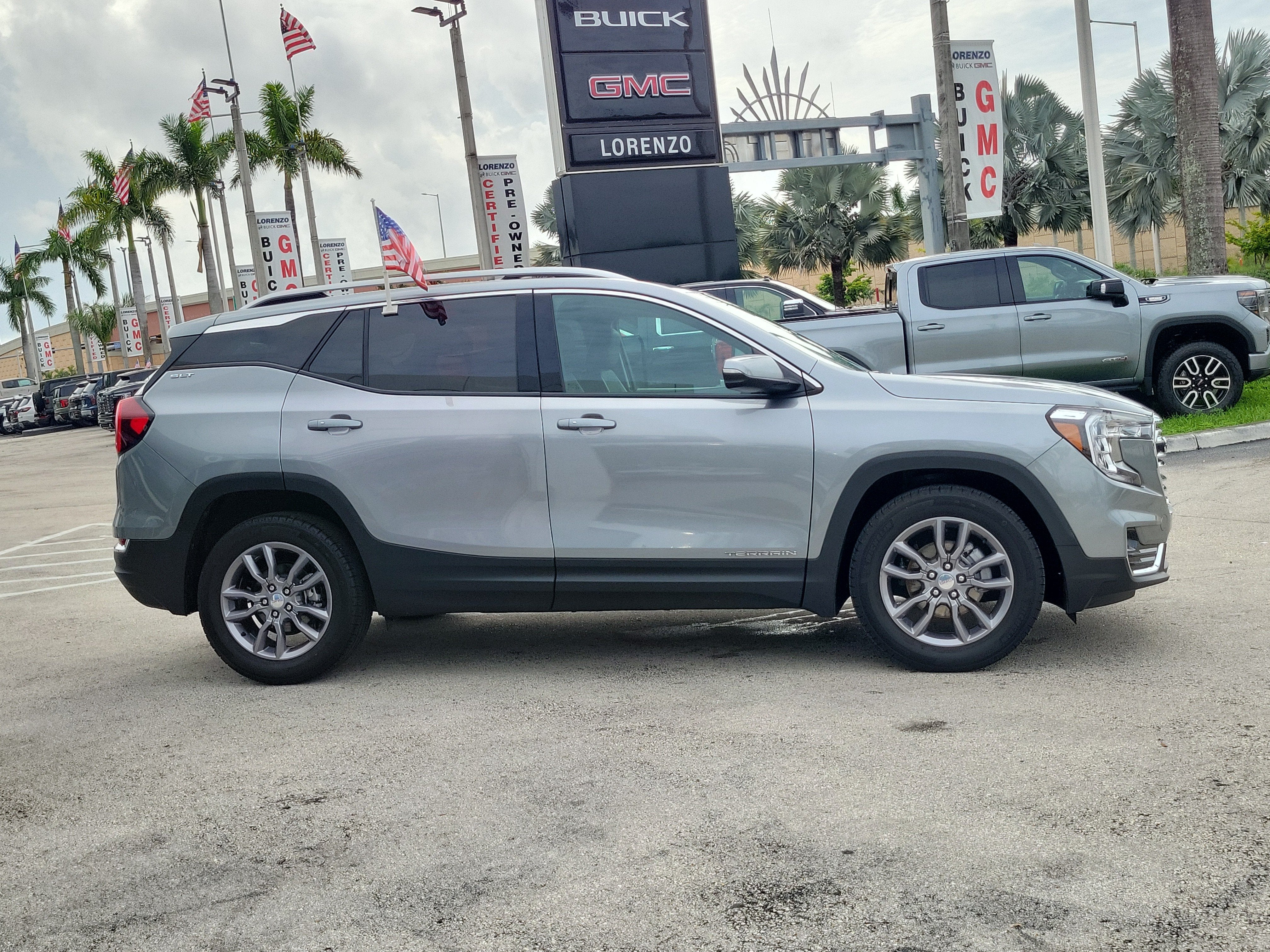 2024 GMC Terrain SLT
