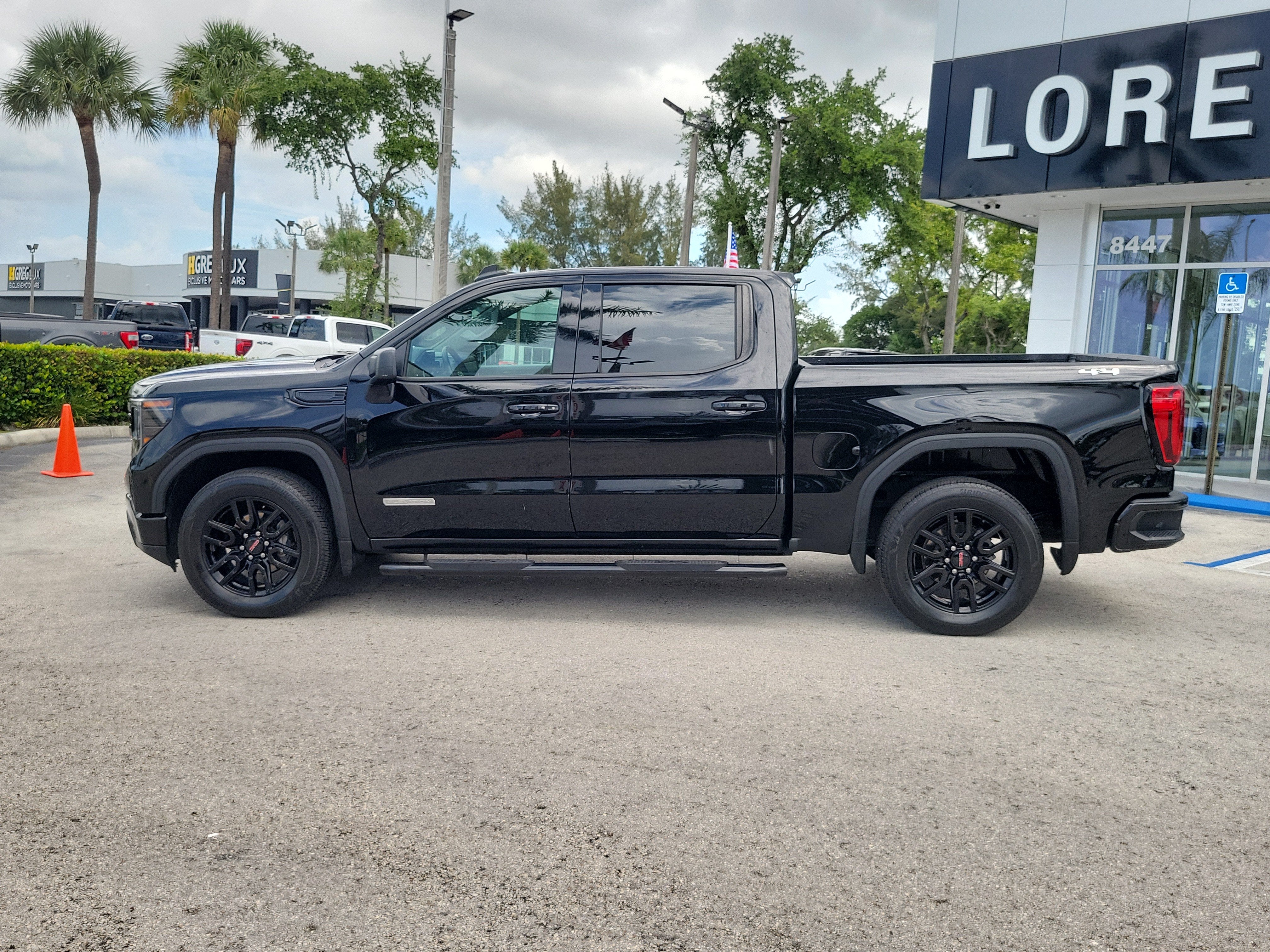2024 GMC Sierra 1500 Elevation