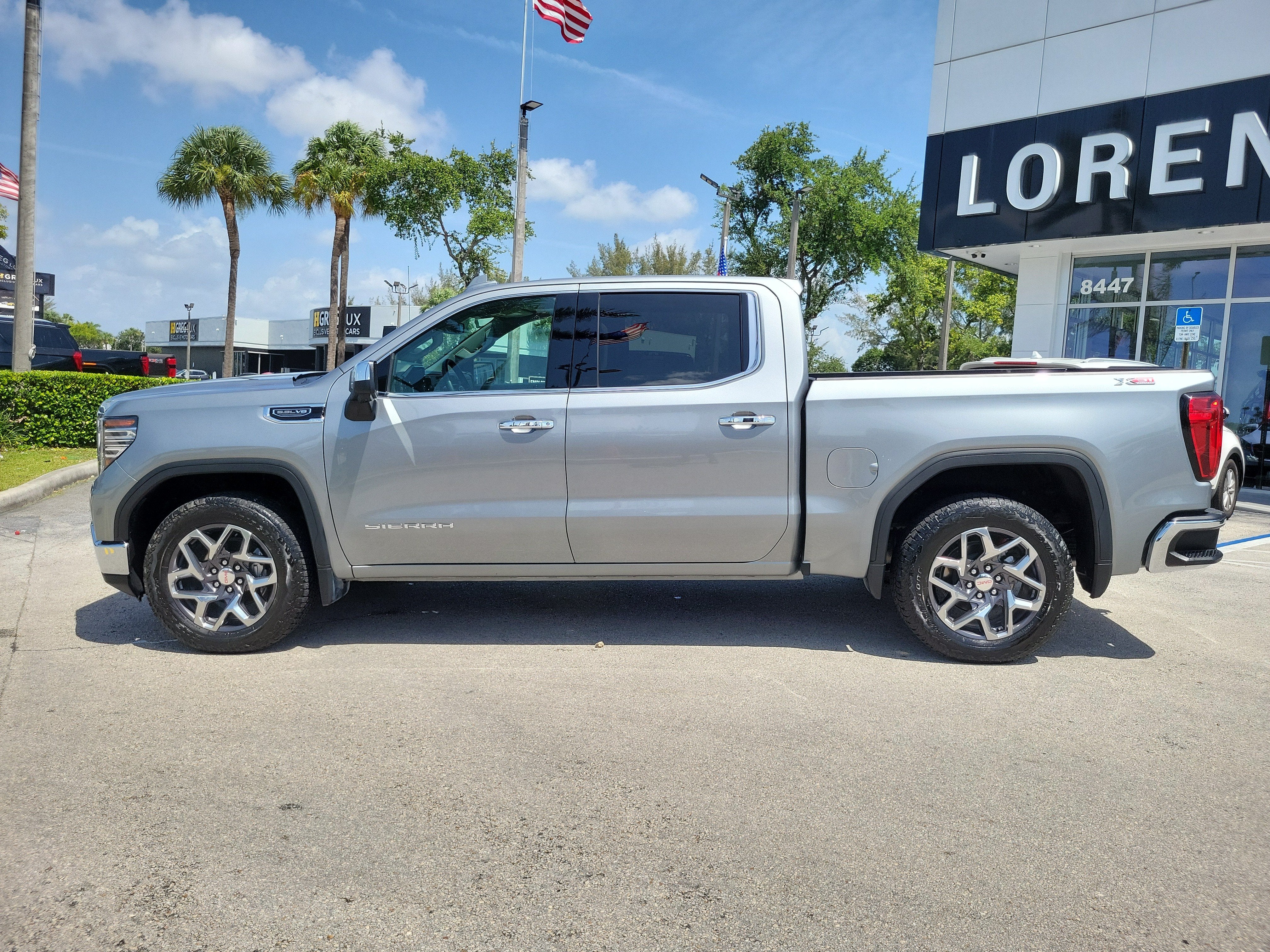 2025 GMC Sierra 1500 SLT