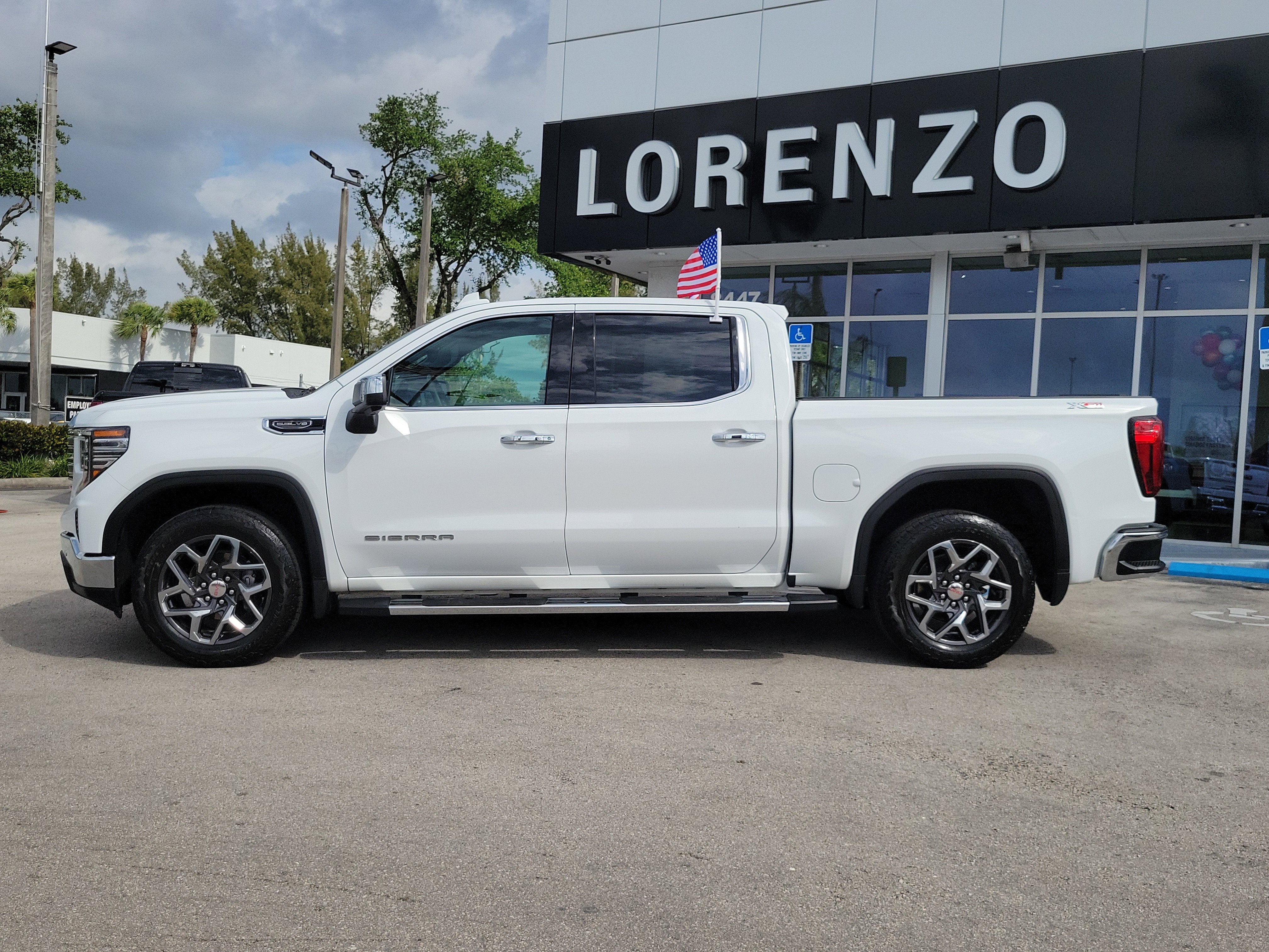 2024 GMC Sierra 1500 SLT
