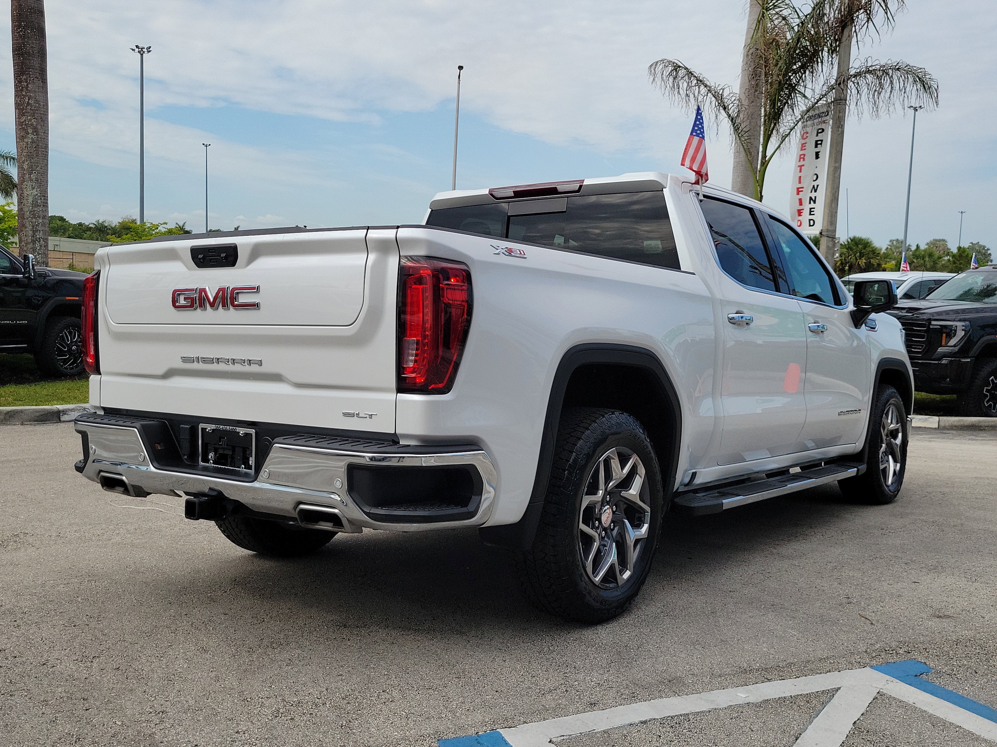 2024 GMC Sierra 1500 SLT