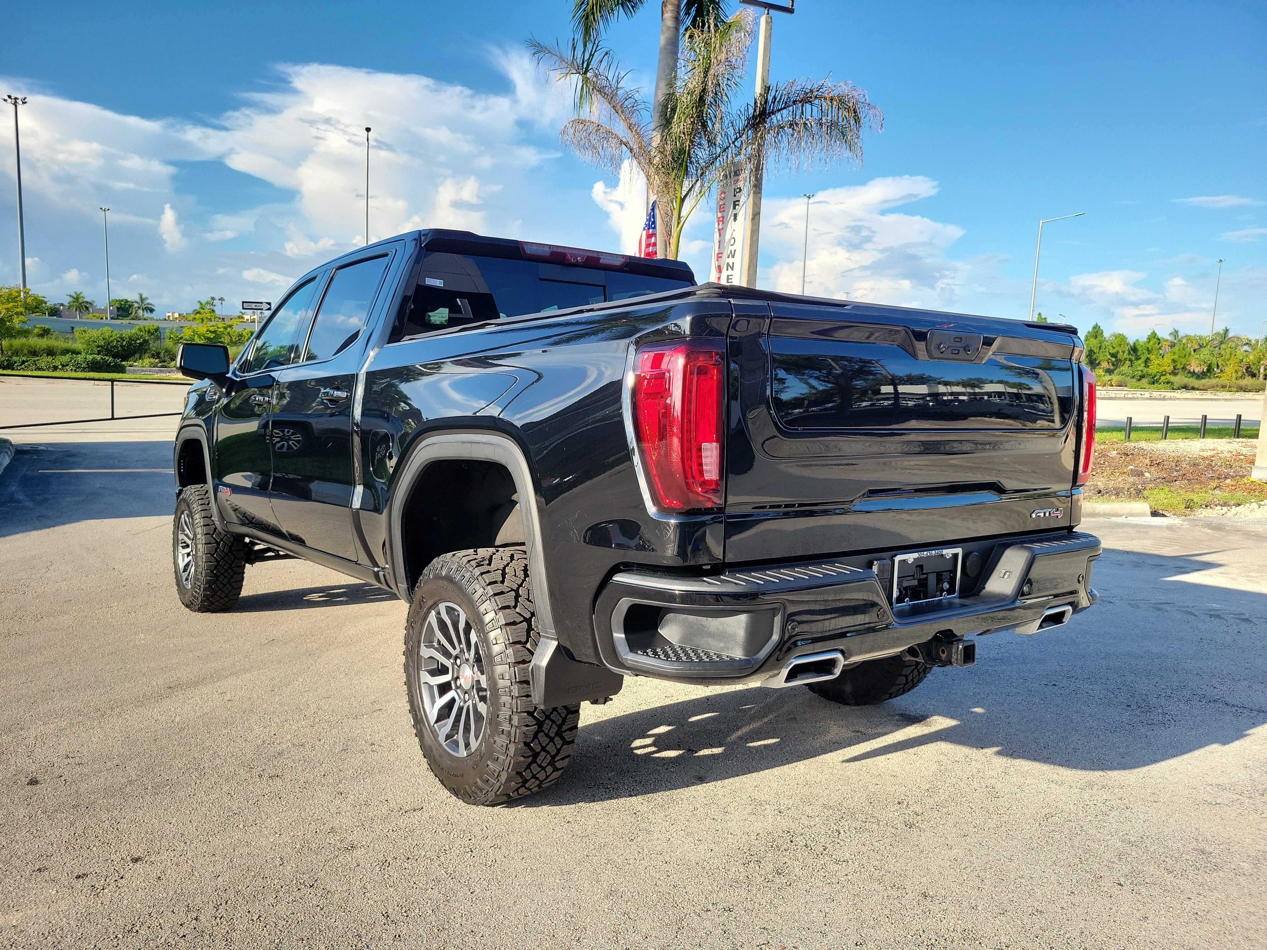 2023 GMC Sierra 1500 AT4
