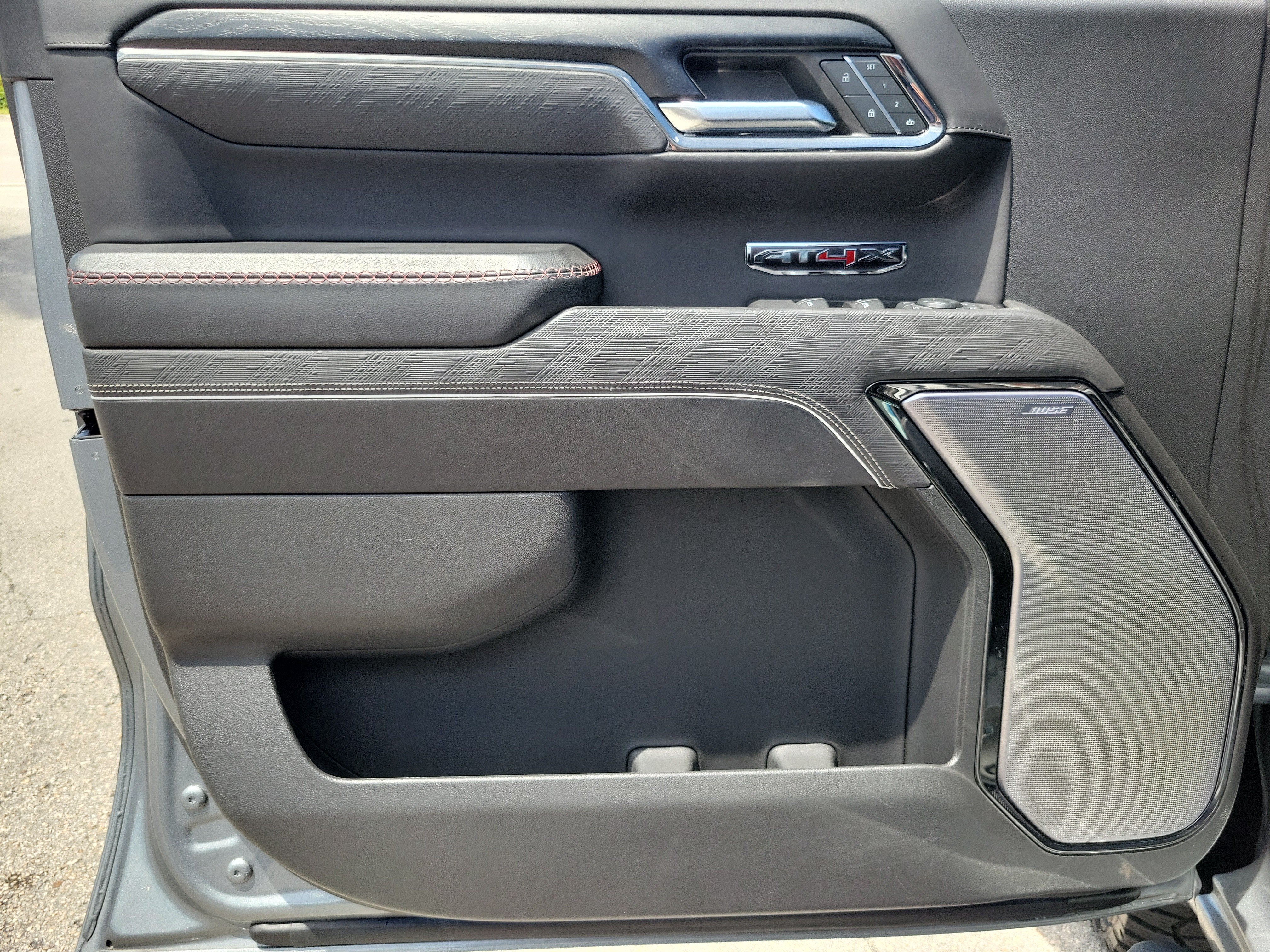 2024 GMC Sierra 1500 AT4X