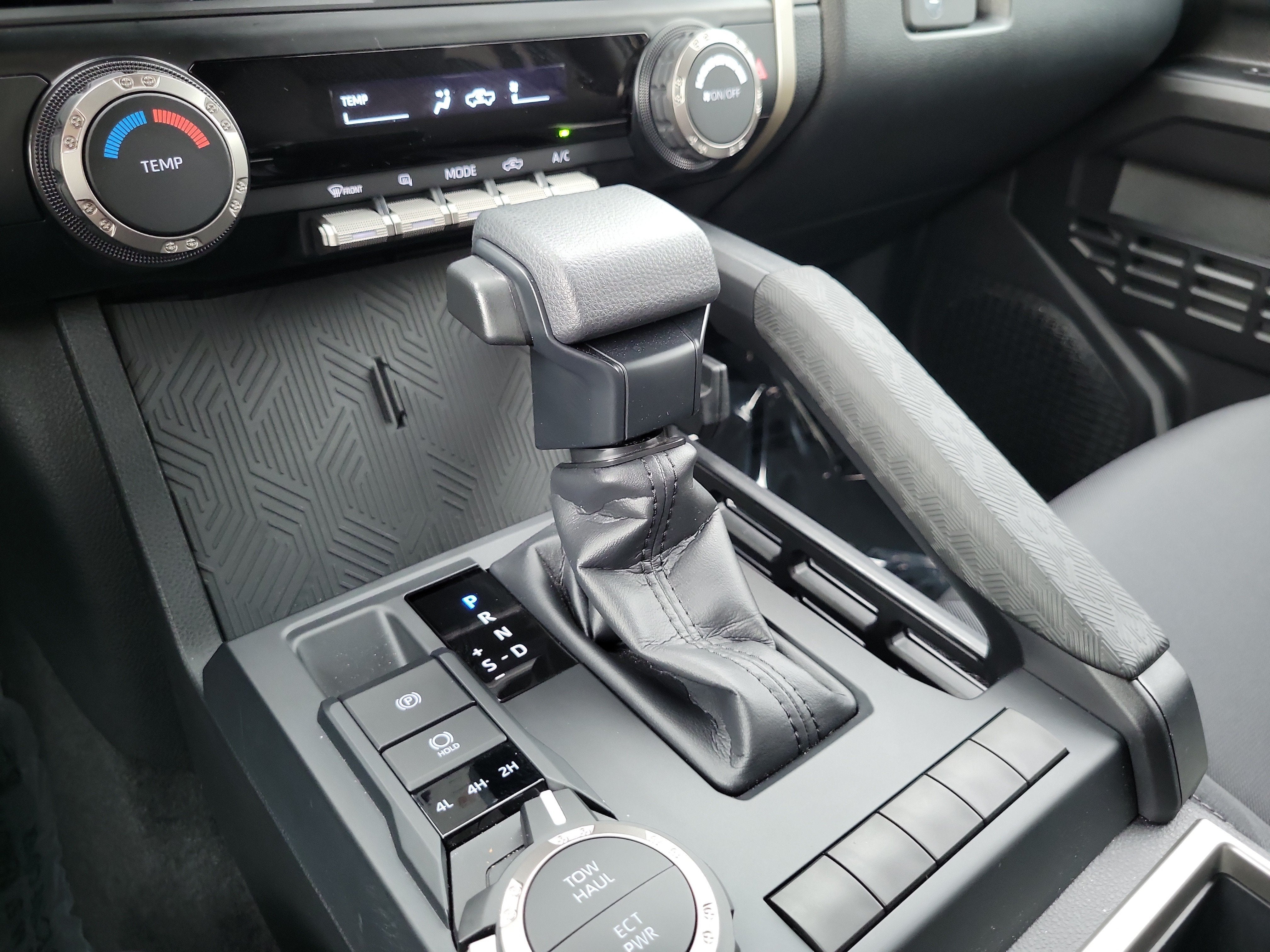 2025 Toyota Tacoma 4WD SR
