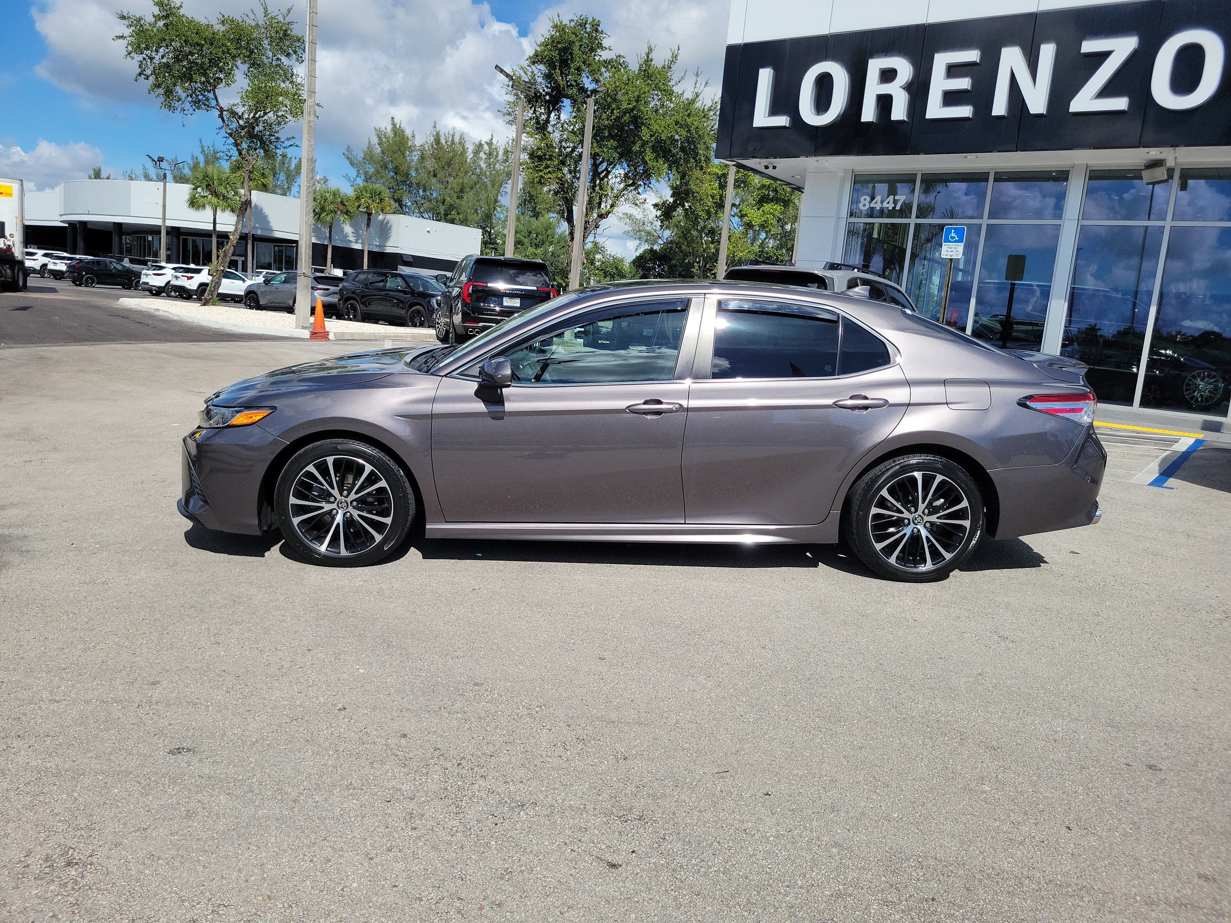 2020 Toyota Camry SE