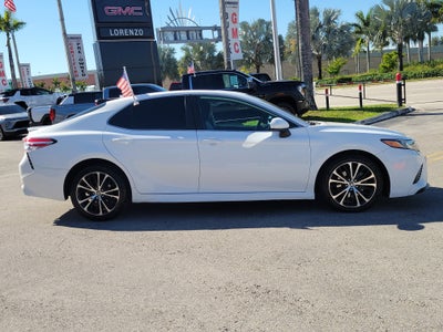 2020 Toyota Camry SE