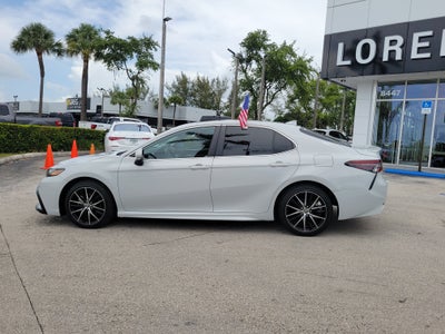 2024 Toyota Camry SE
