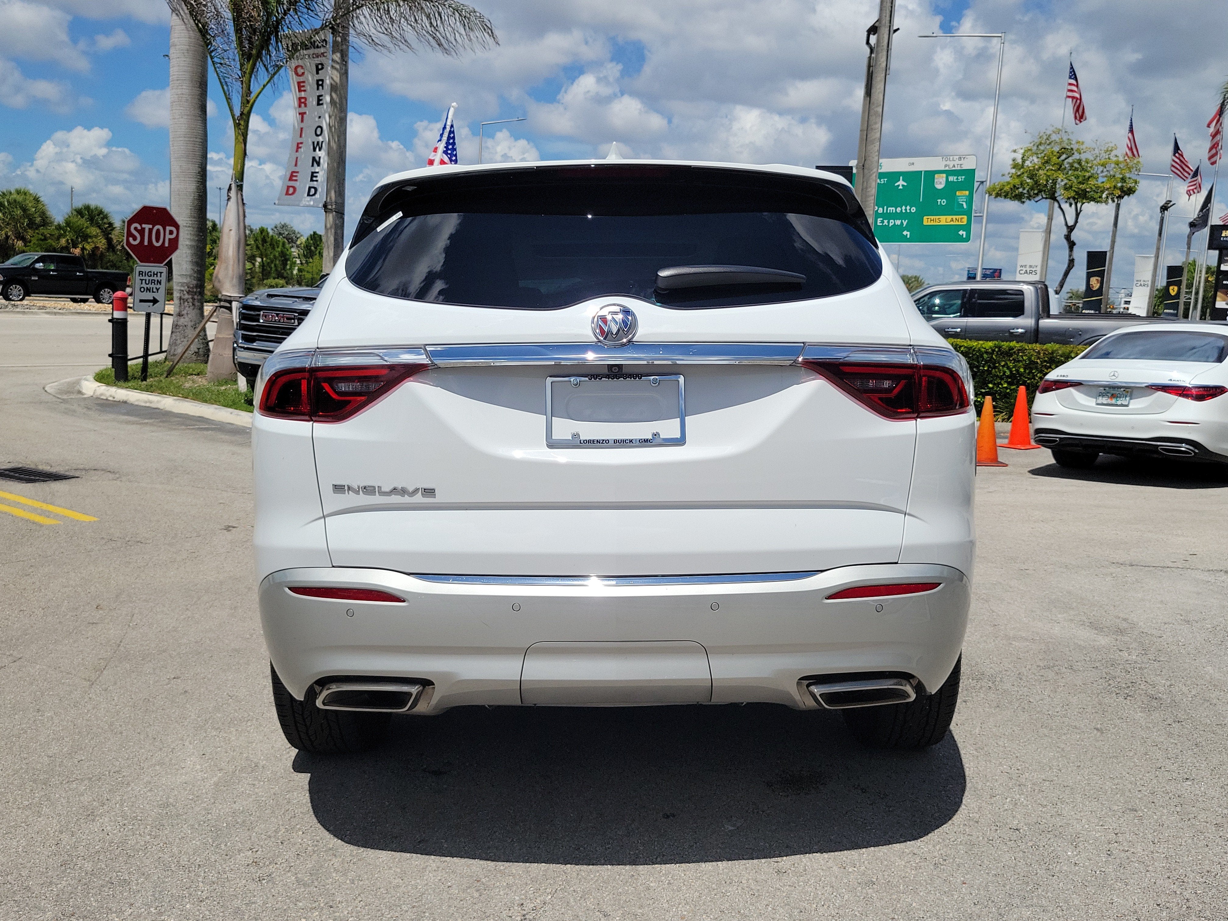 2024 Buick Enclave Essence