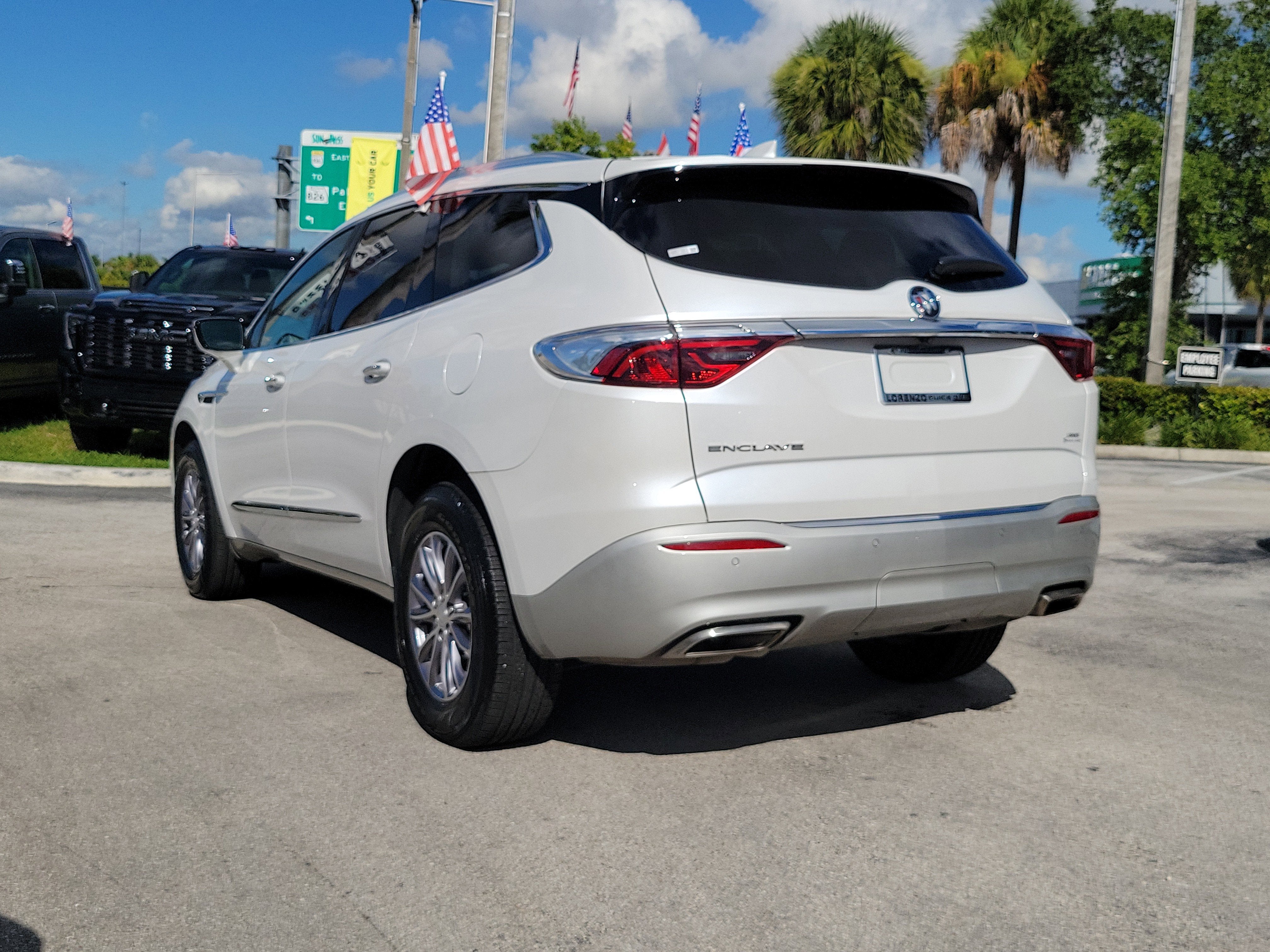 2022 Buick Enclave Essence