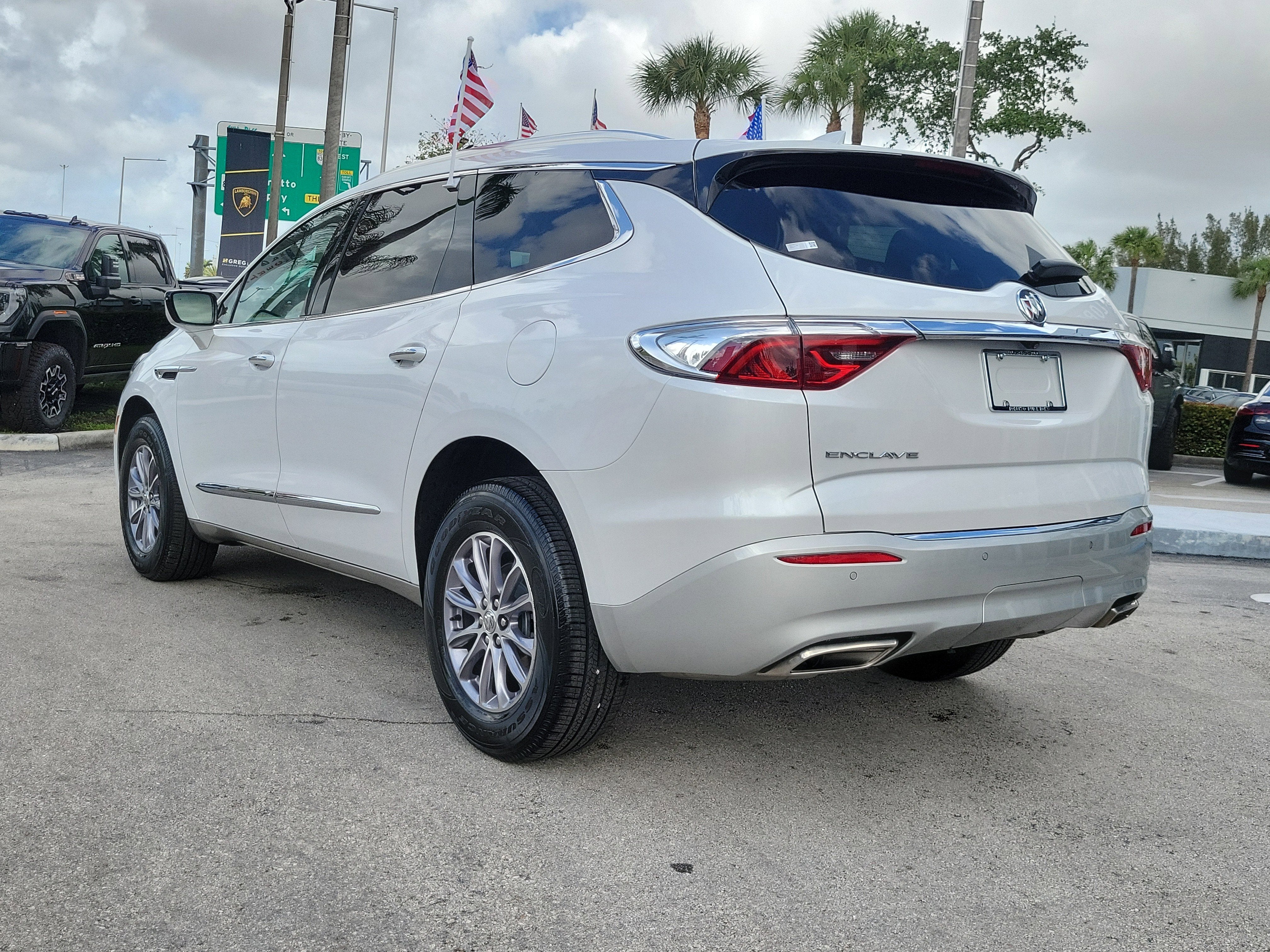 2024 Buick Enclave Essence