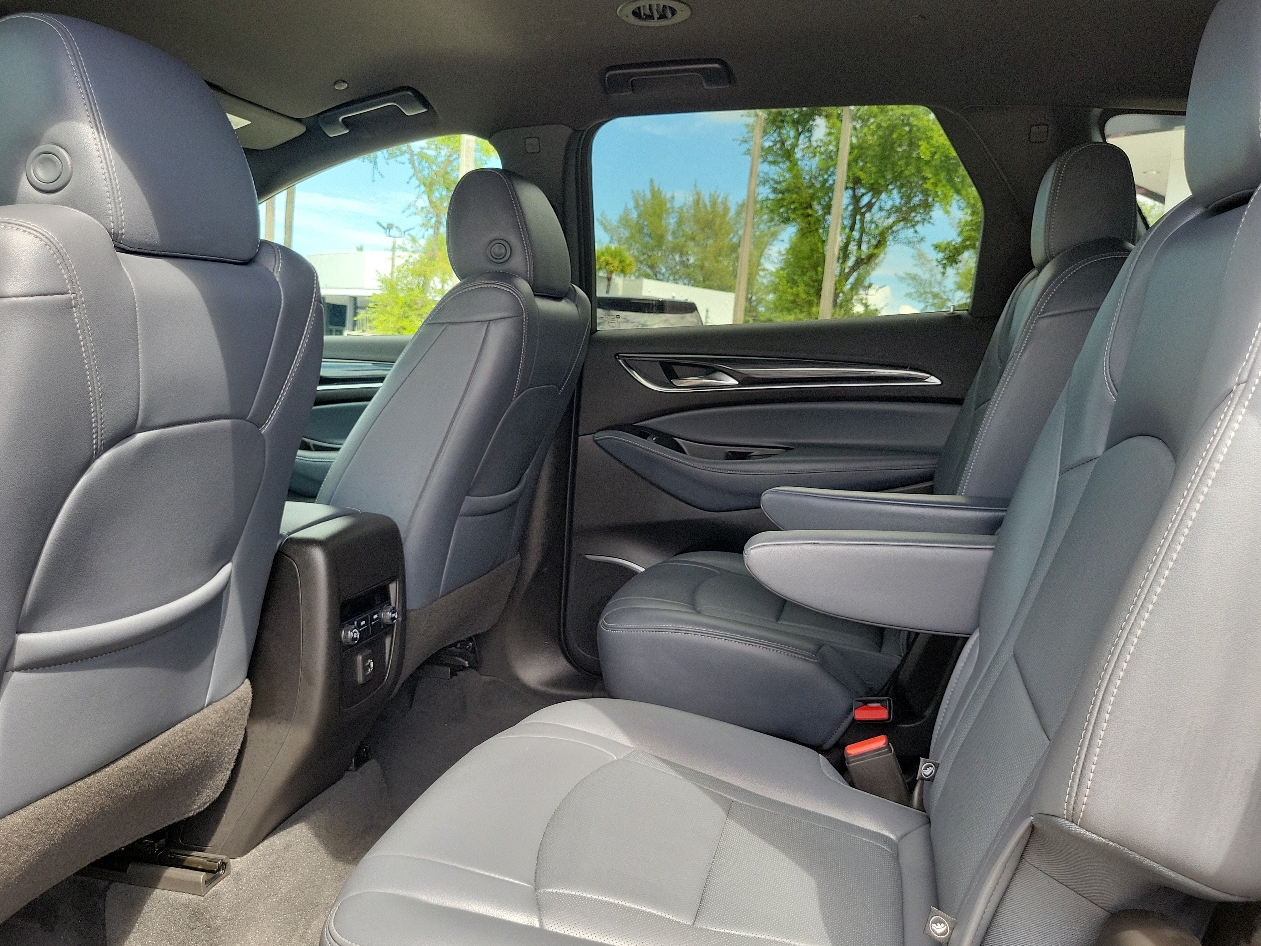 2022 Buick Enclave Essence