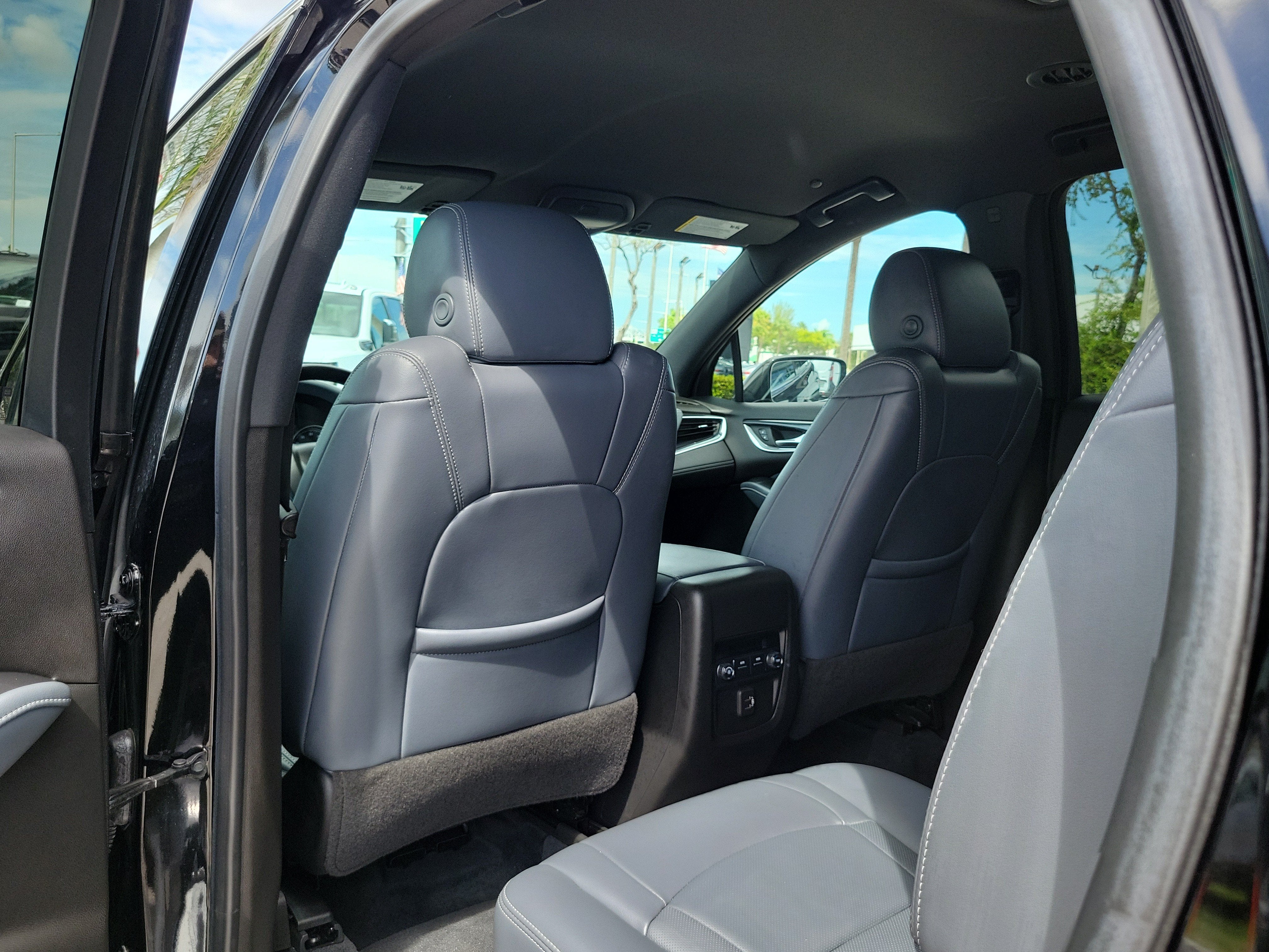 2022 Buick Enclave Essence