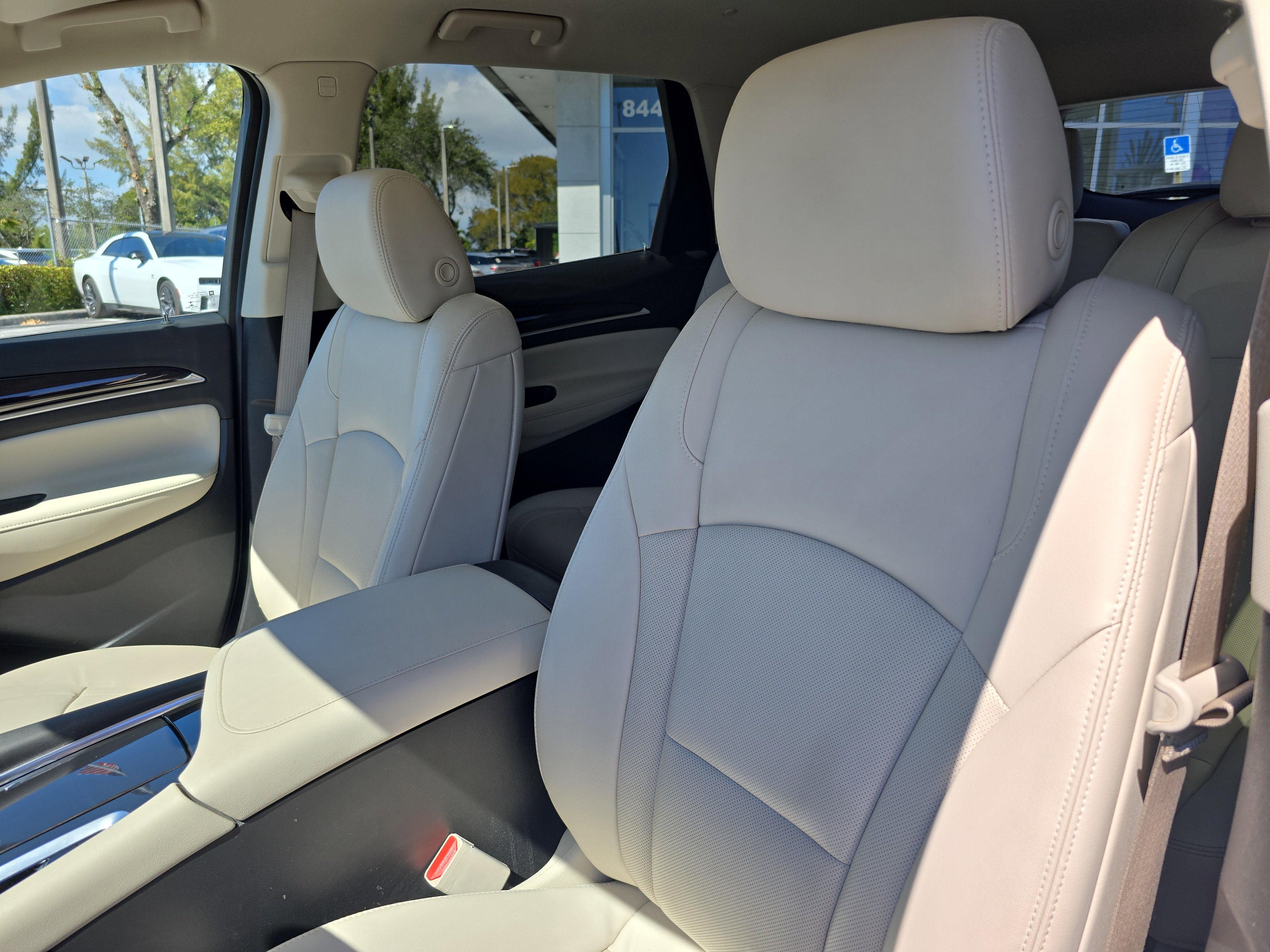 2022 Buick Enclave Essence