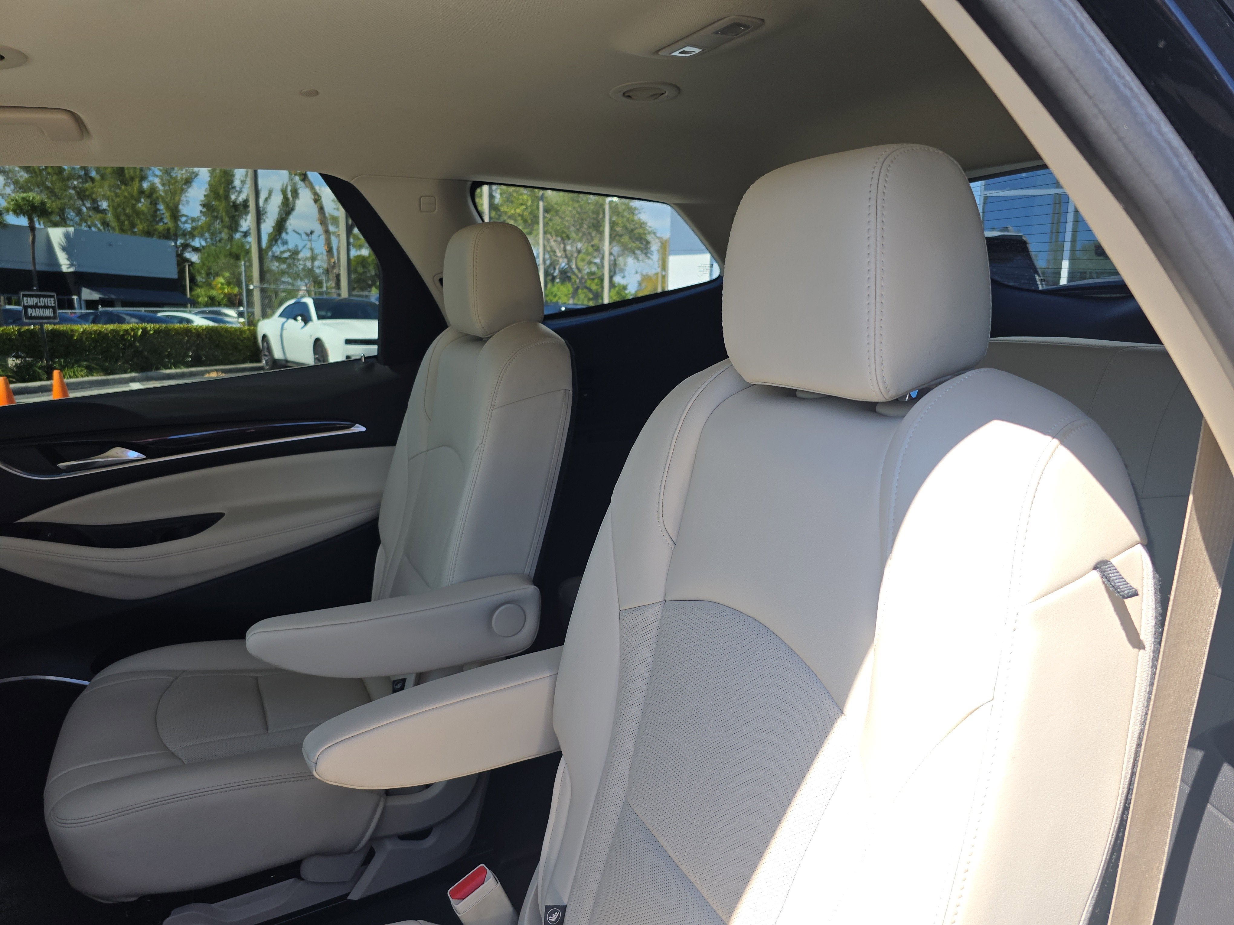 2022 Buick Enclave Essence