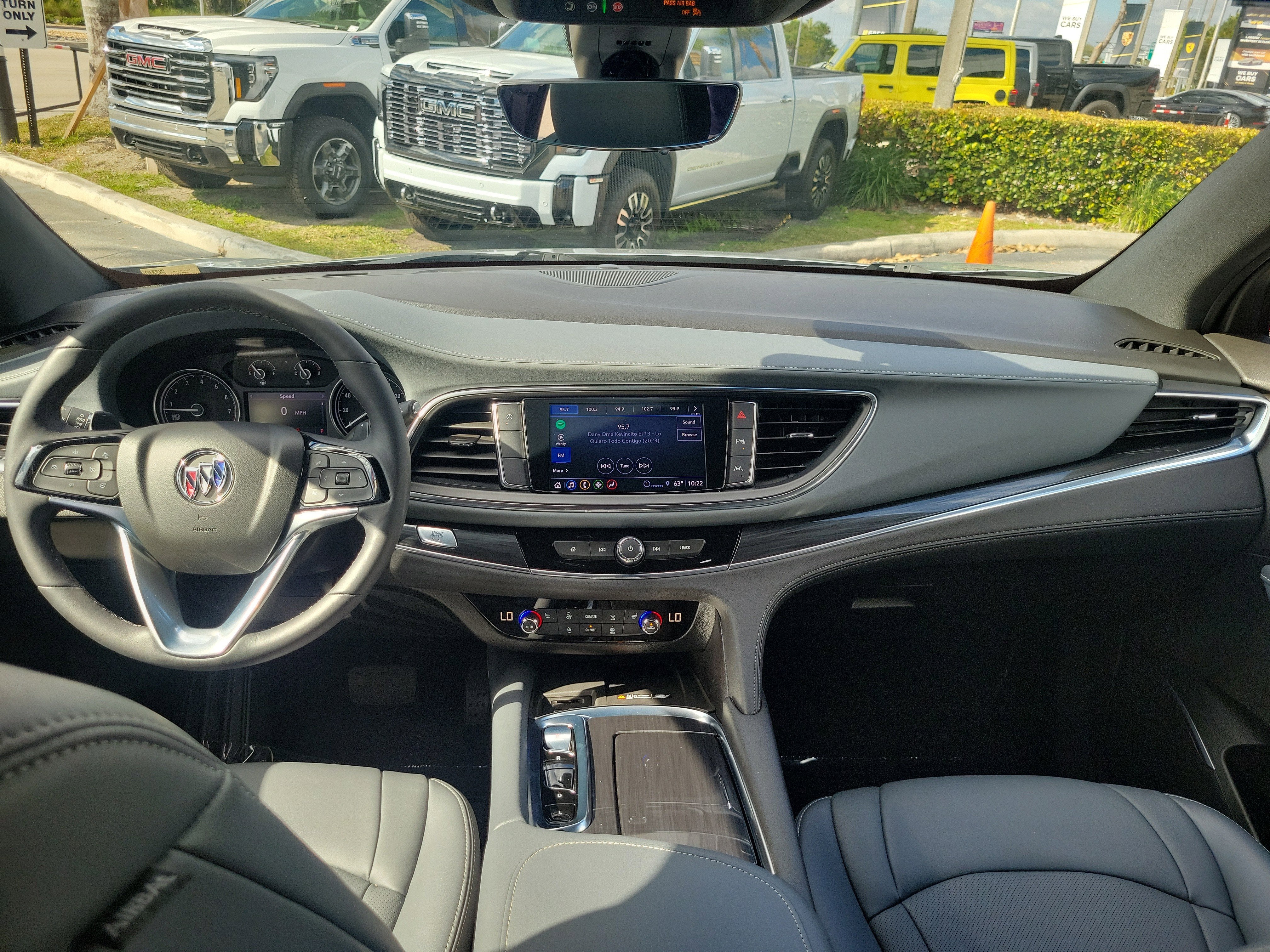 2022 Buick Enclave Essence