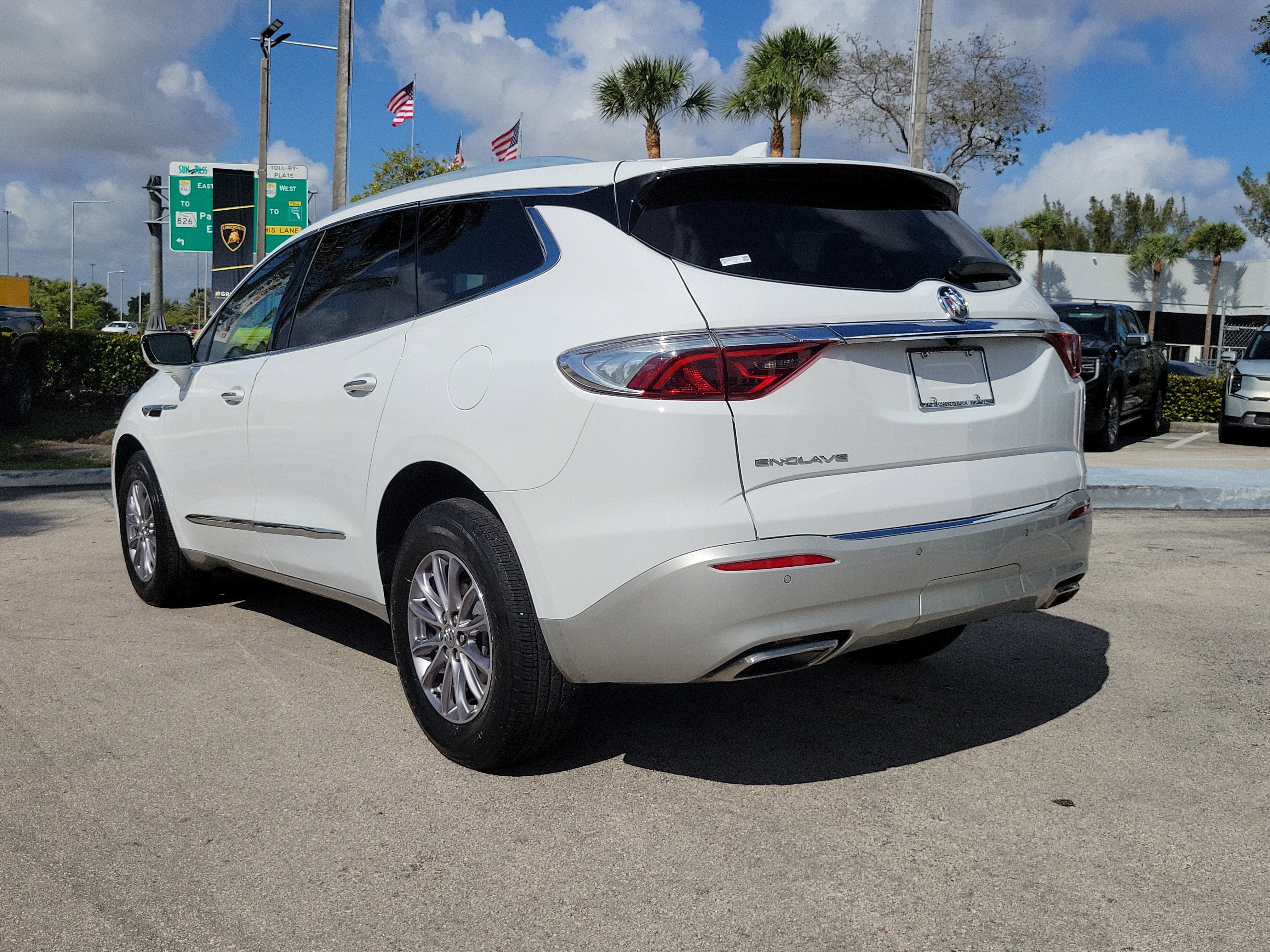 2023 Buick Enclave Essence