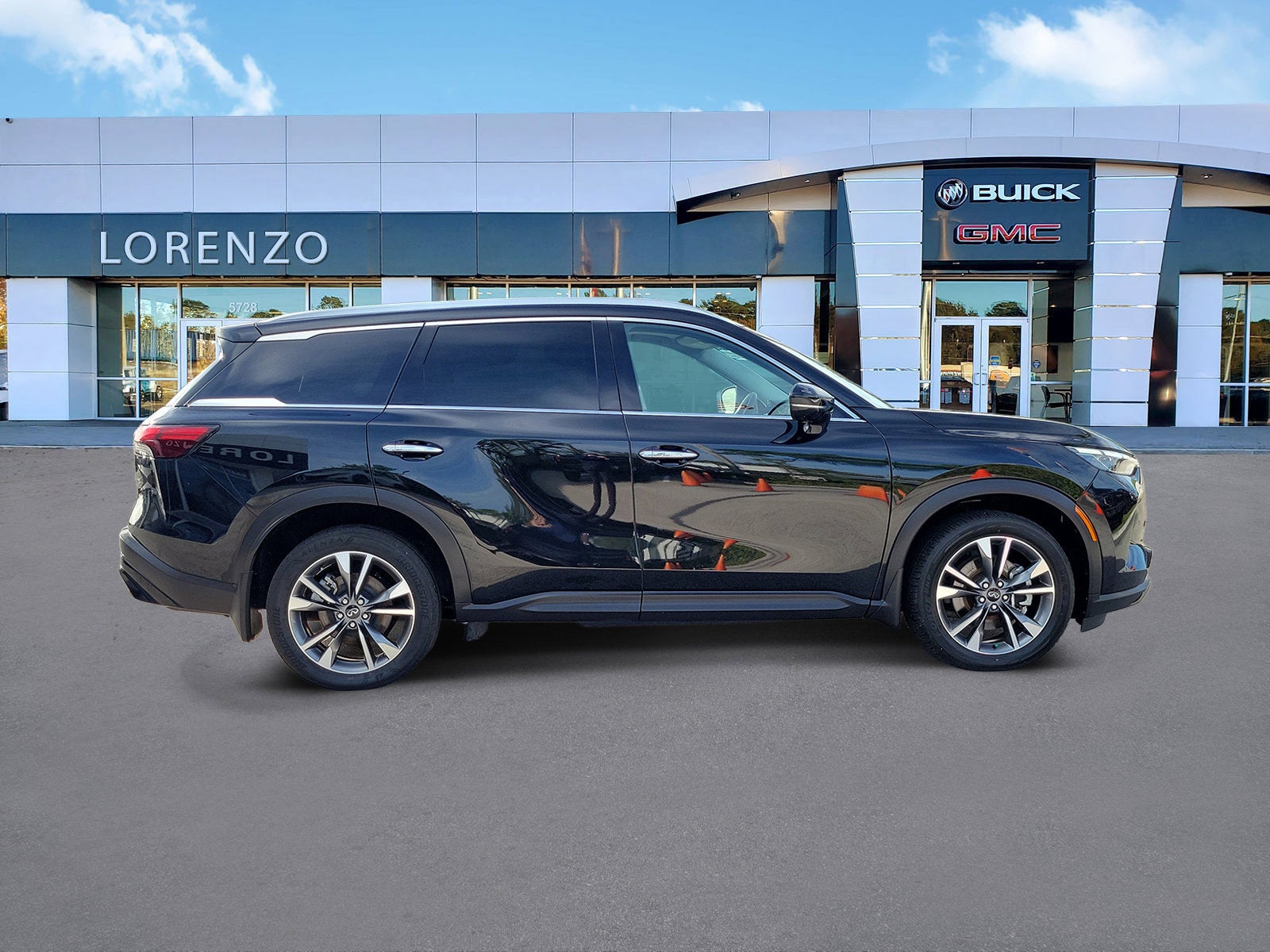 2023 INFINITI QX60 LUXE