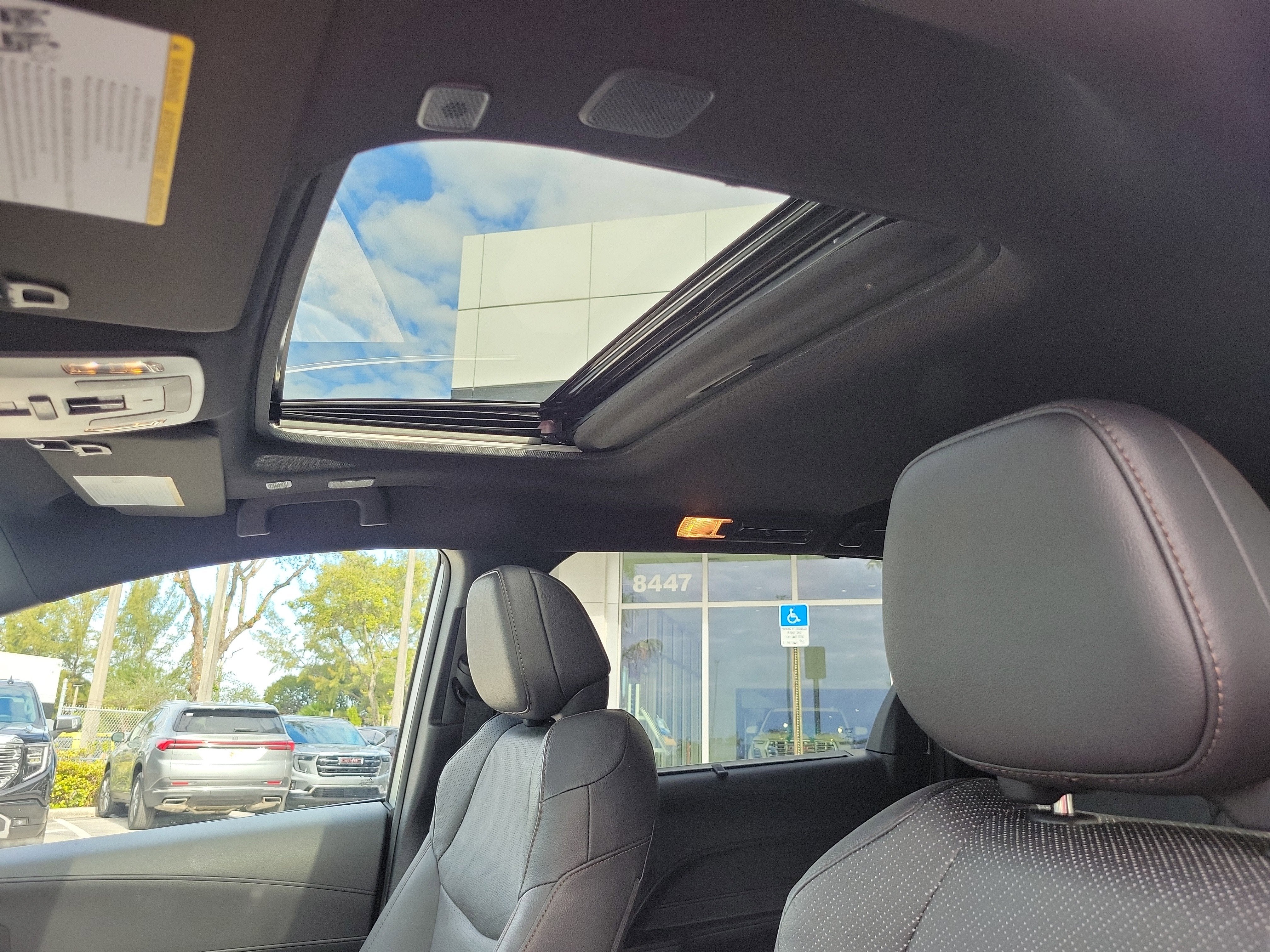 2025 Toyota Sienna Platinum