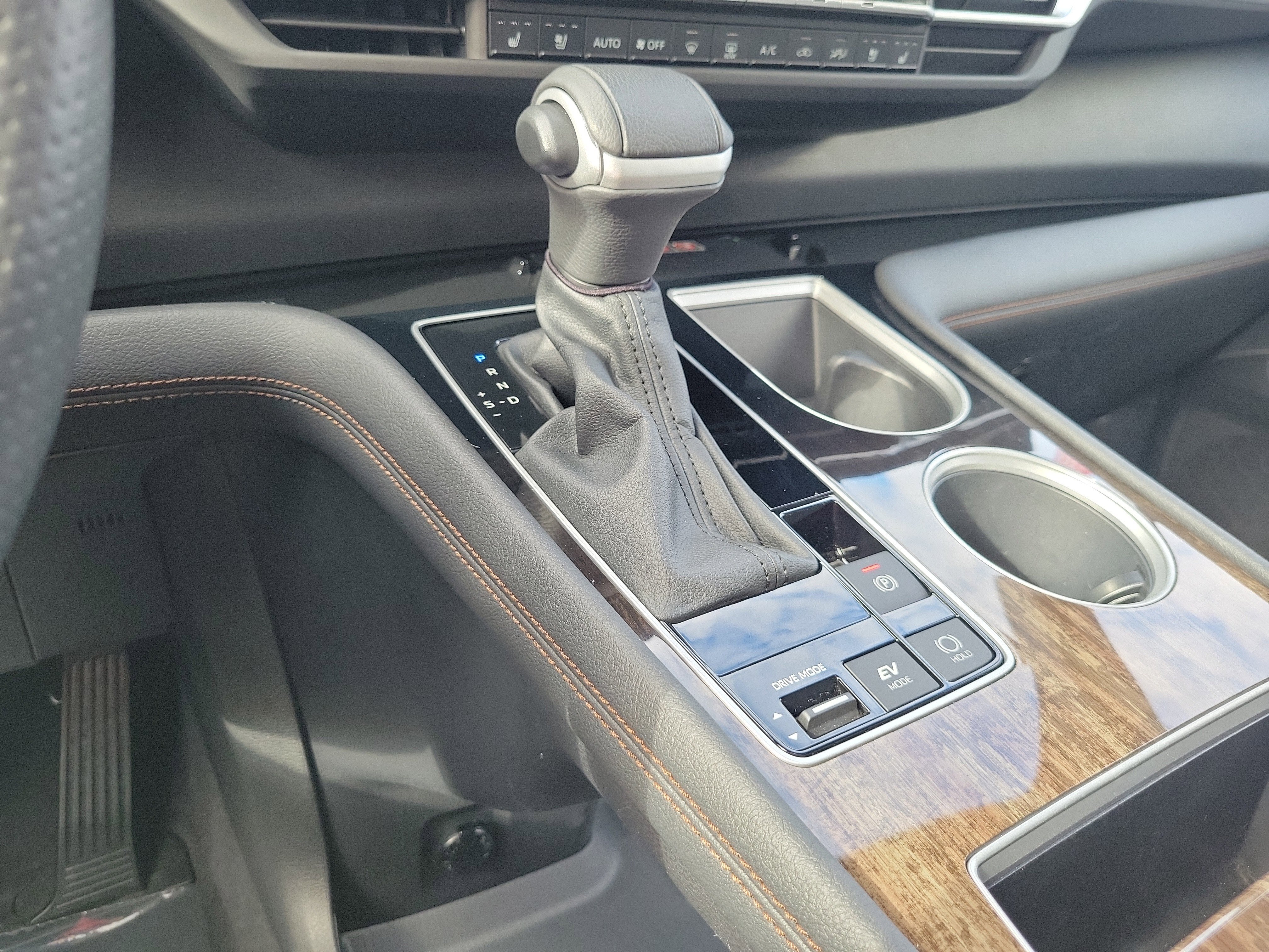 2025 Toyota Sienna Platinum