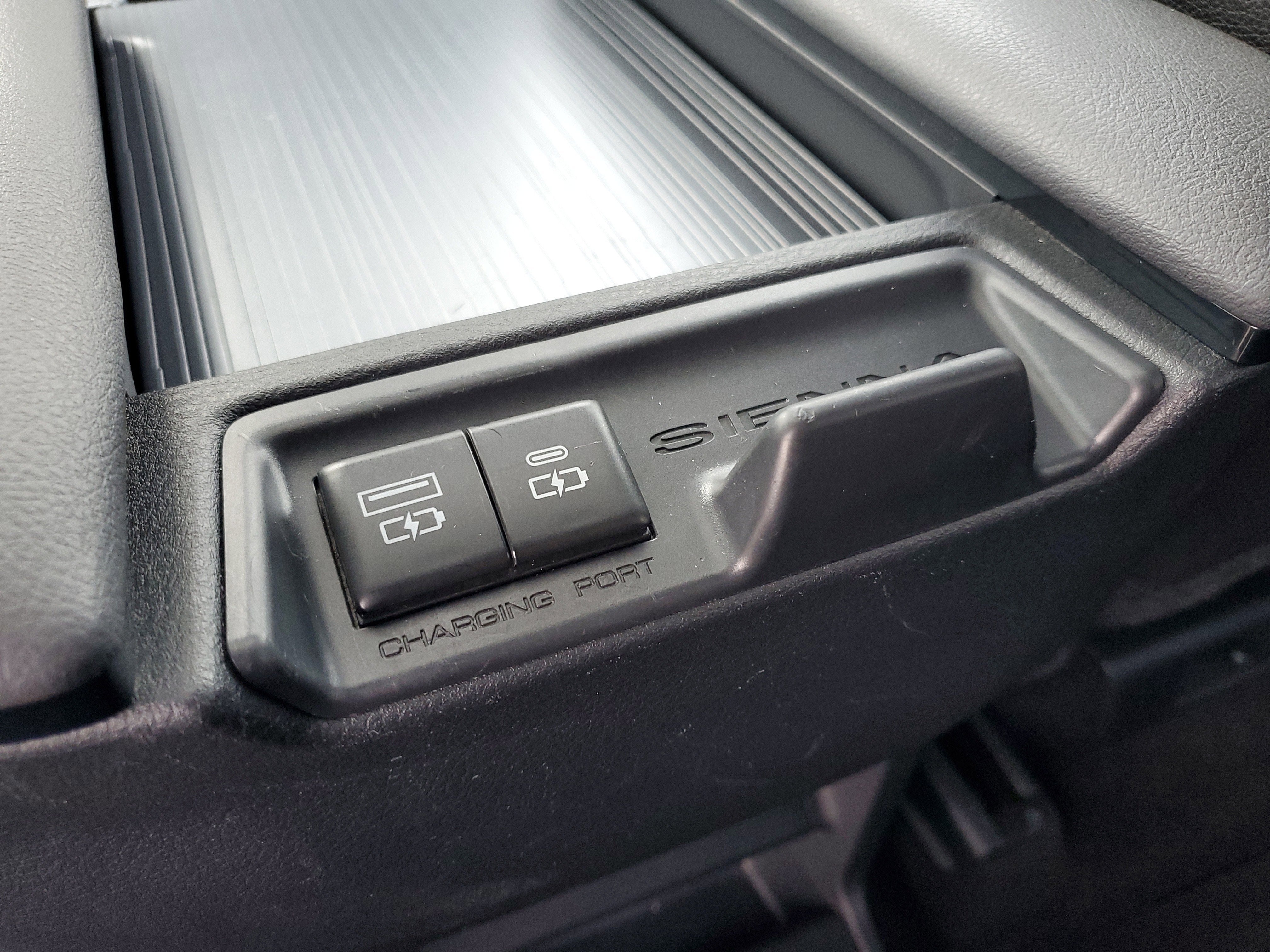 2022 Toyota Sienna XSE