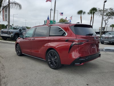 2022 Toyota Sienna XSE