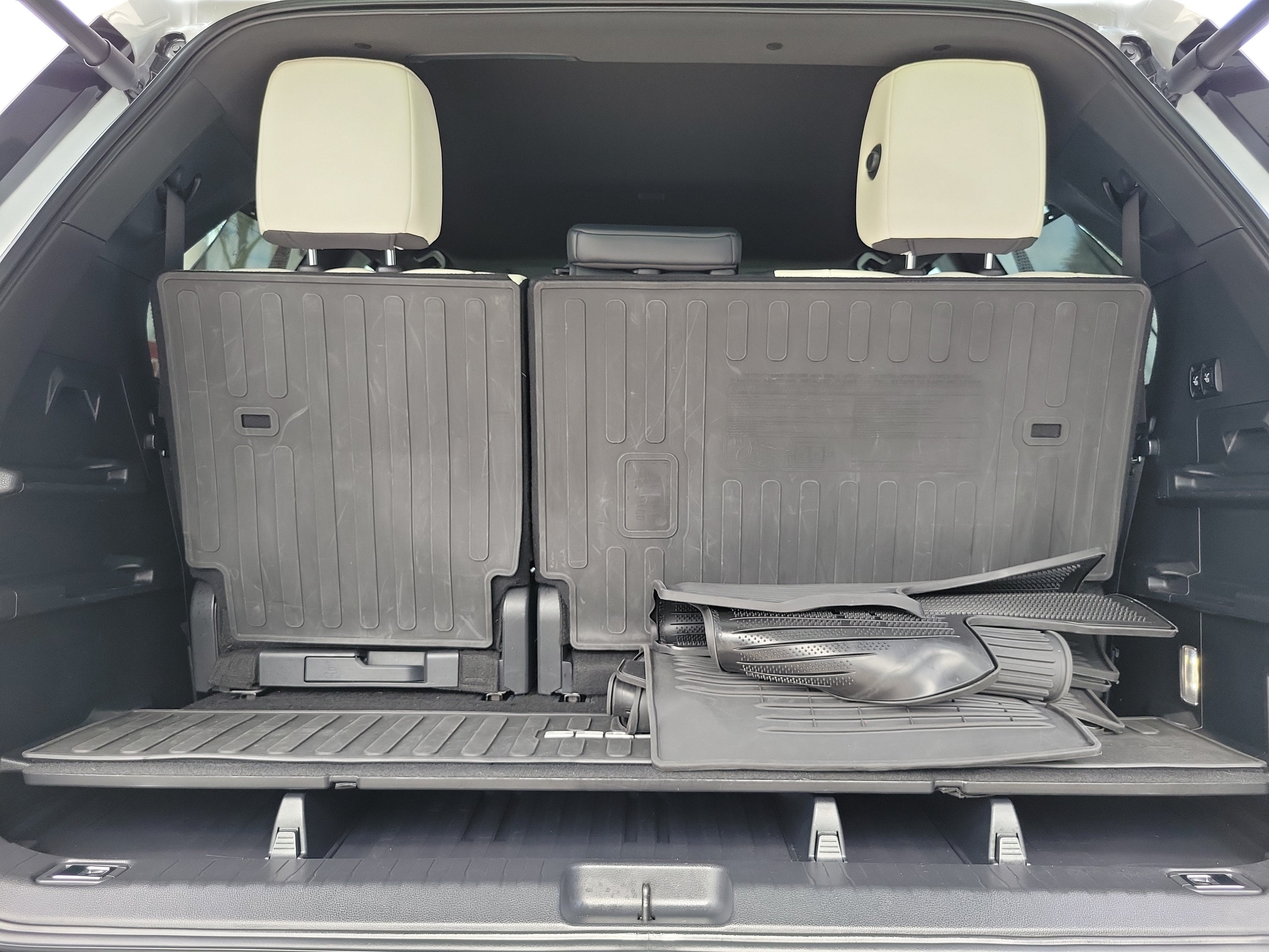 2025 Toyota Sequoia SR5