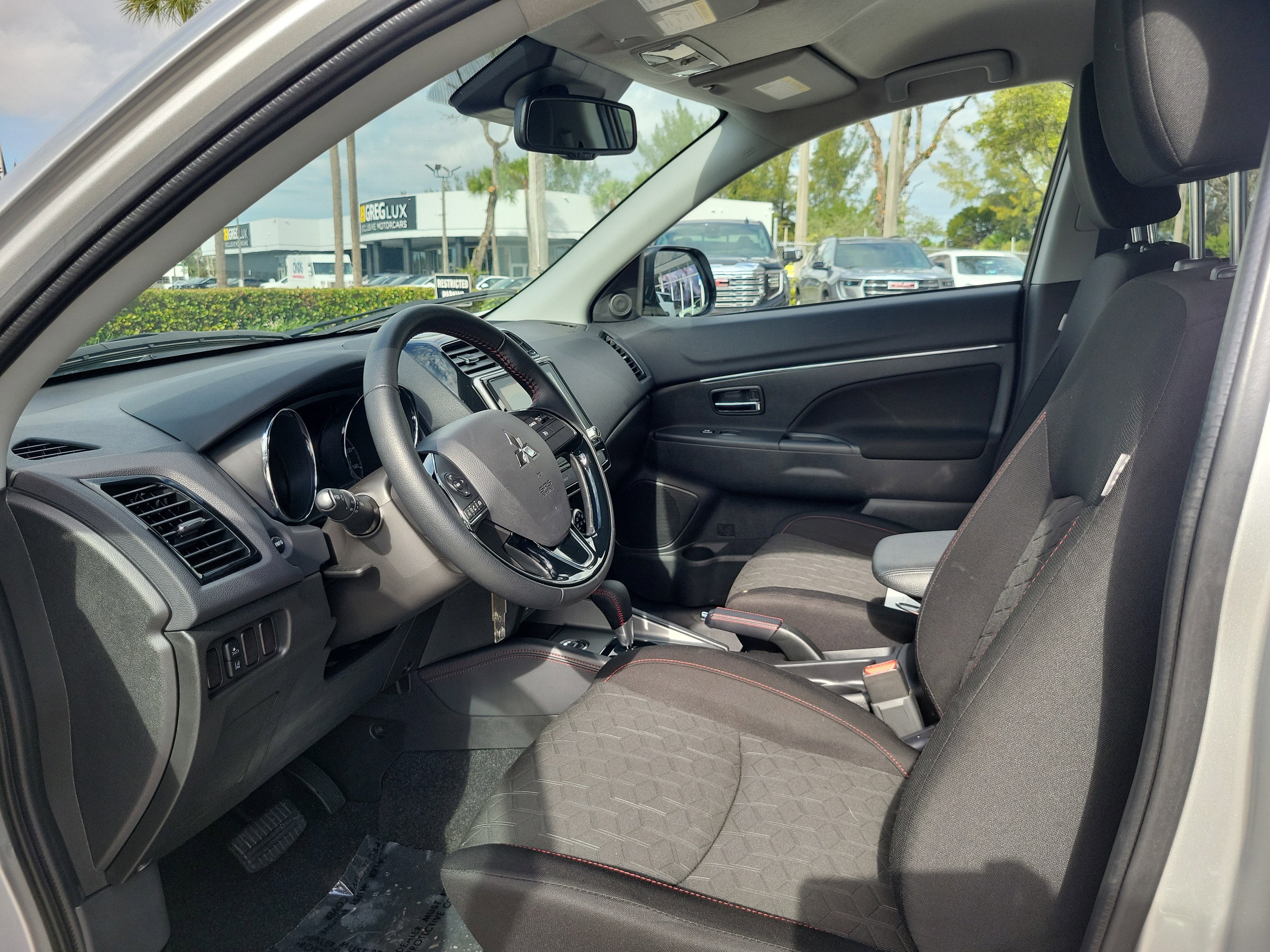 2025 Mitsubishi Outlander Sport S