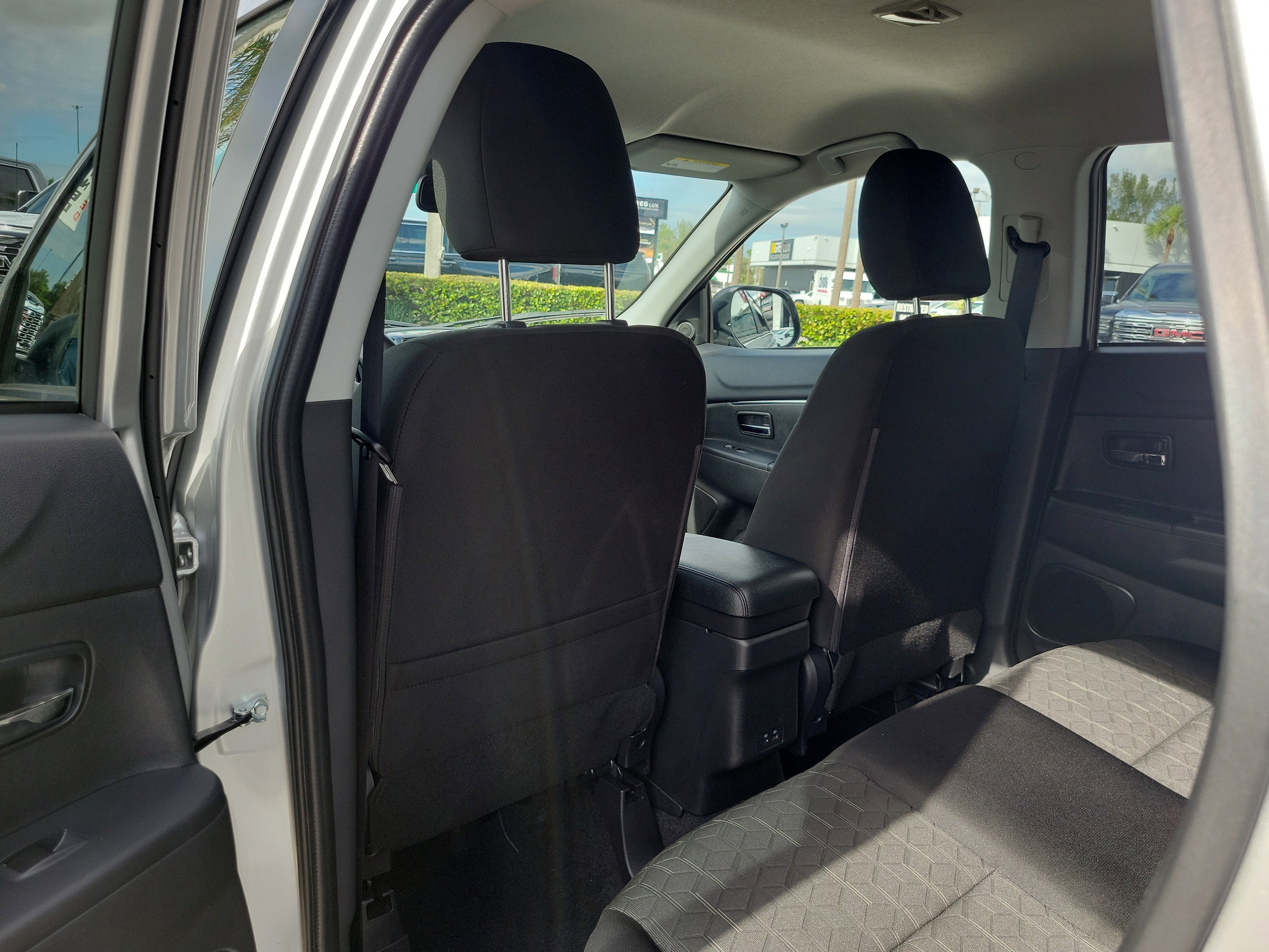 2025 Mitsubishi Outlander Sport S