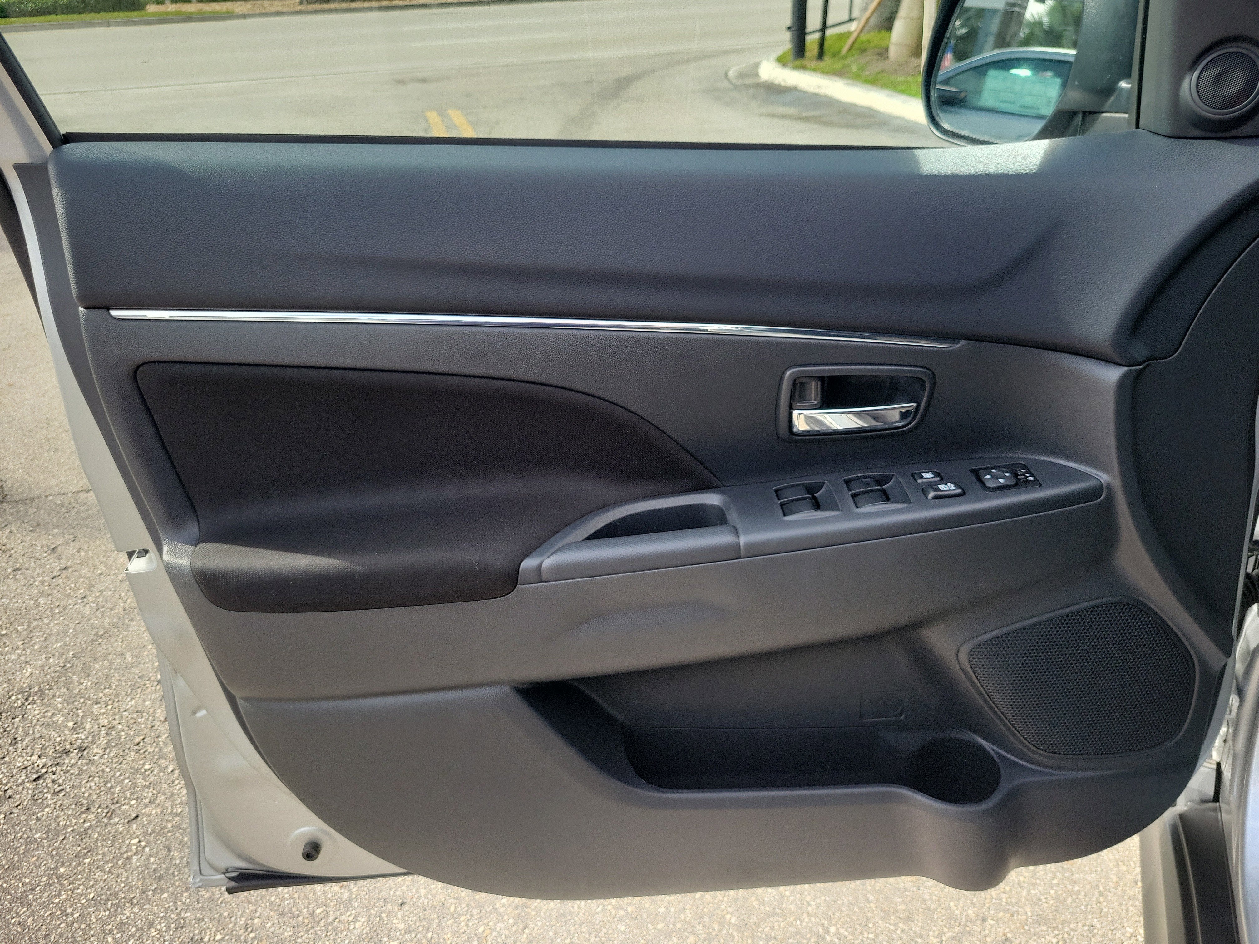 2025 Mitsubishi Outlander Sport S