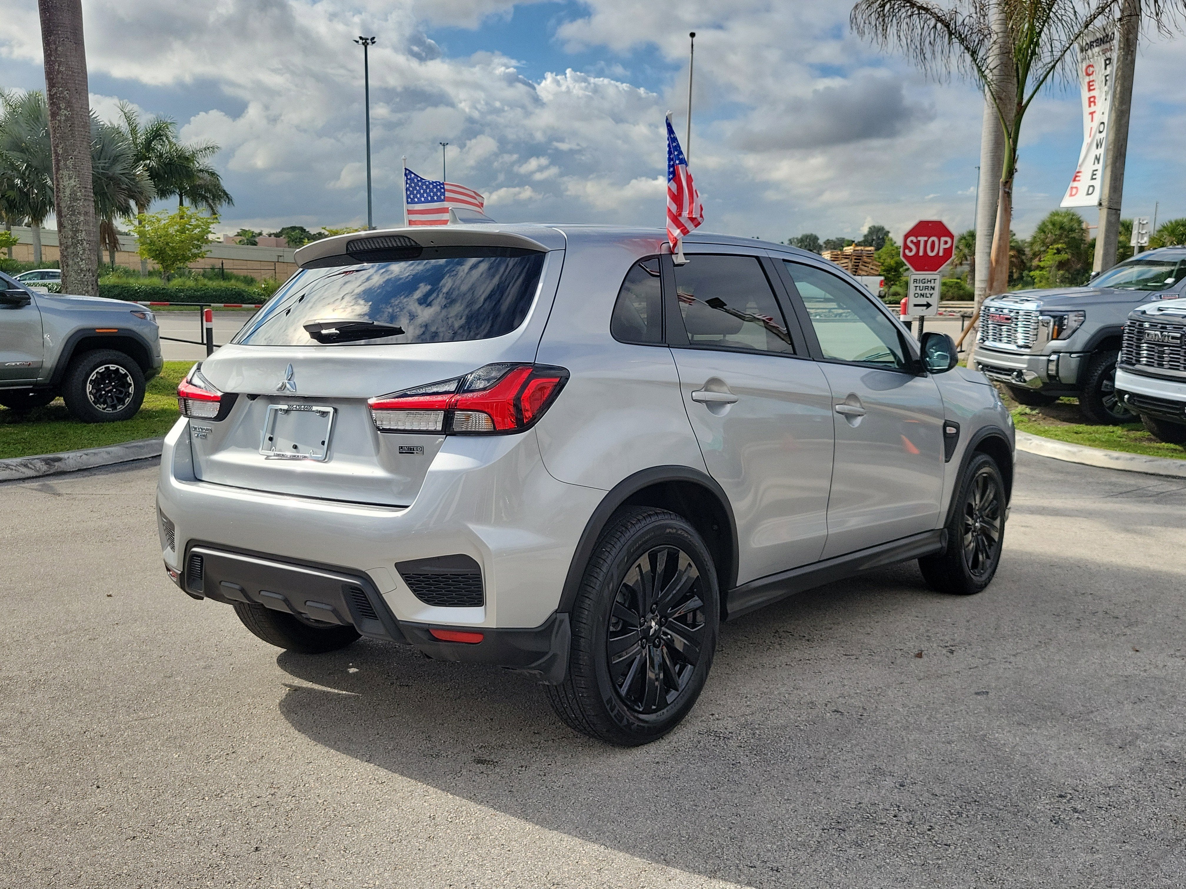 2025 Mitsubishi Outlander Sport S