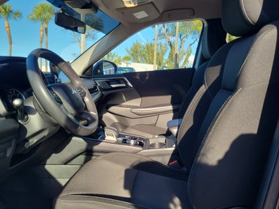 2024 Mitsubishi Outlander ES