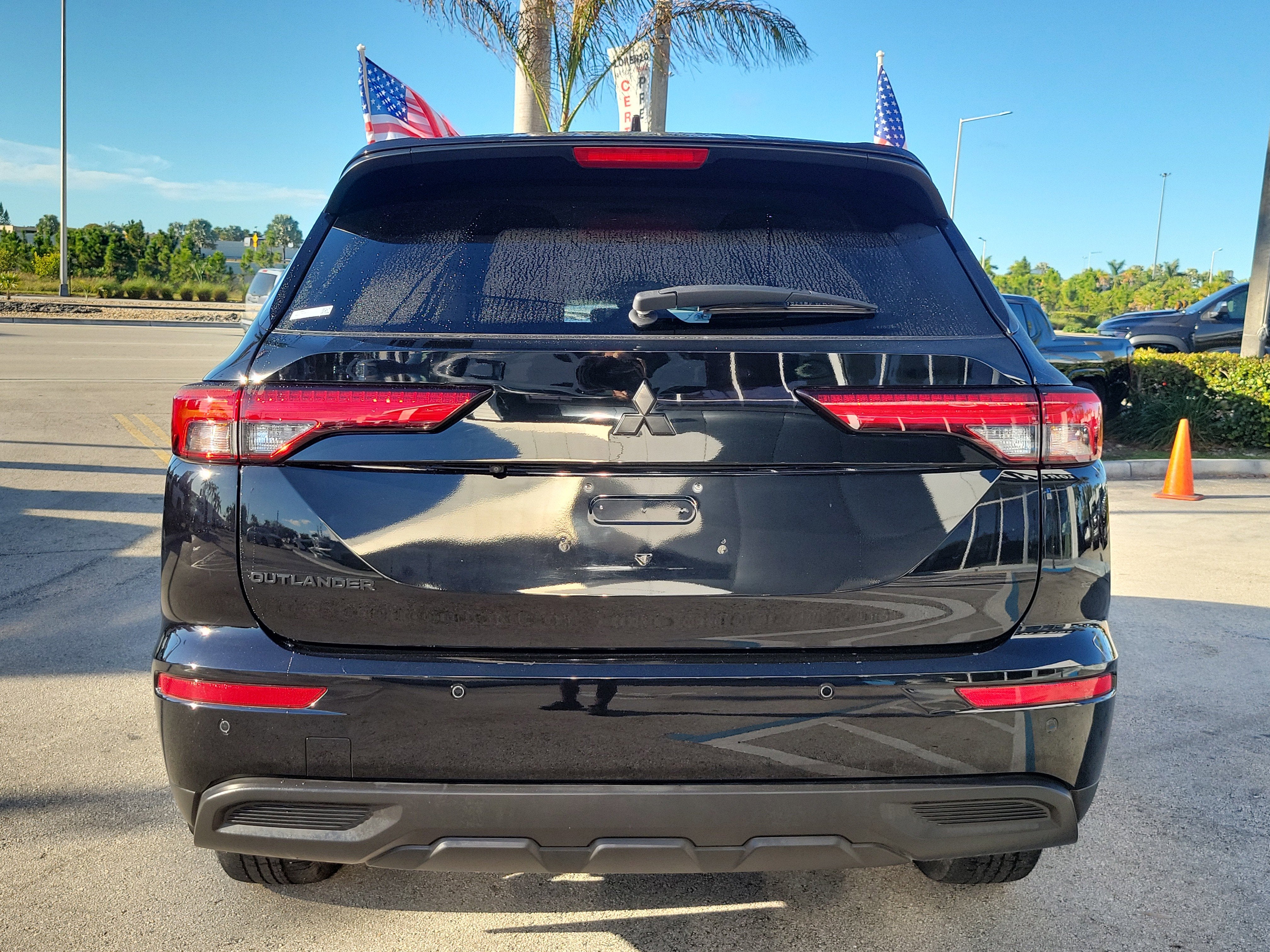 2024 Mitsubishi Outlander ES