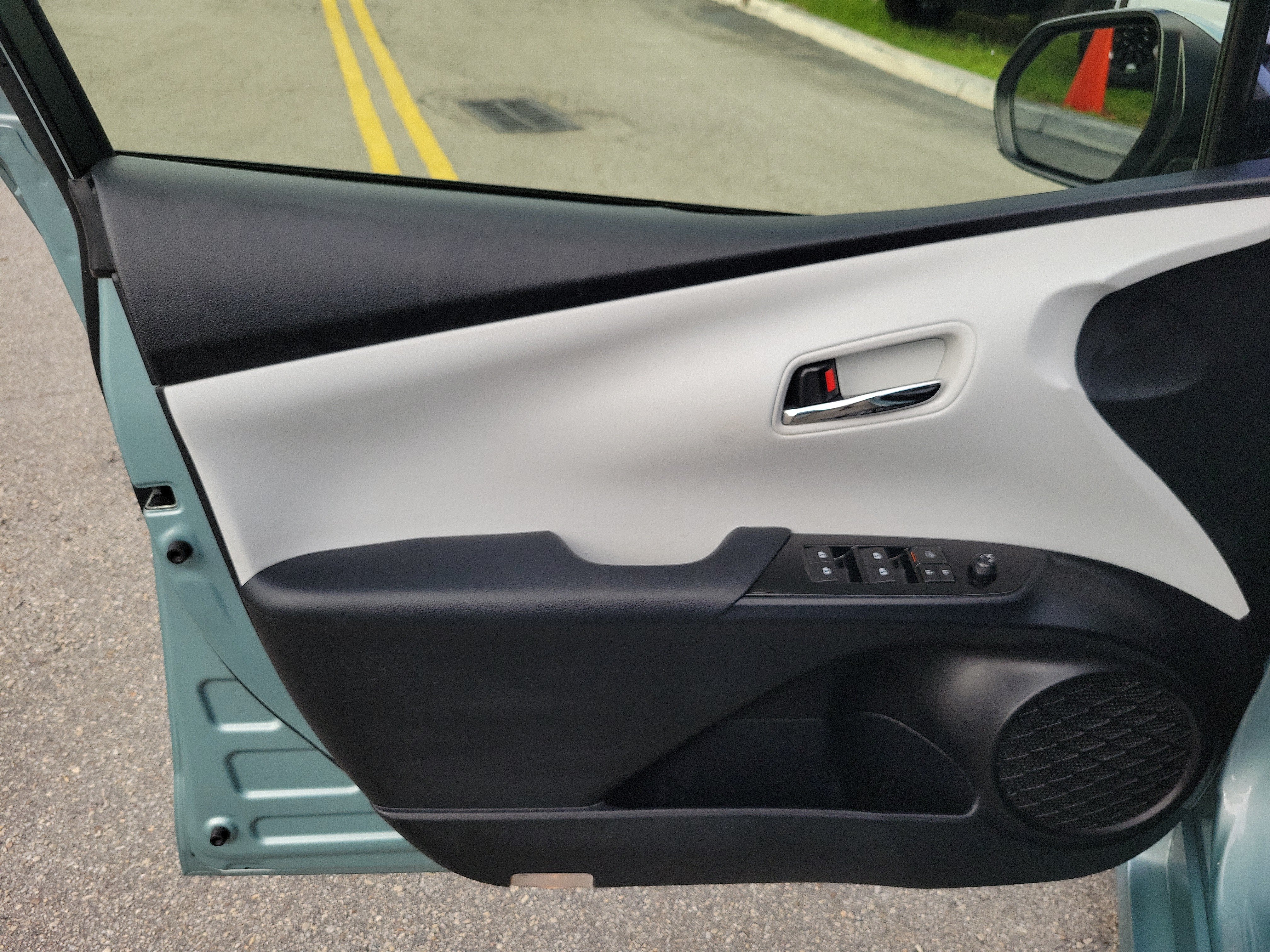 2016 Toyota Prius Two