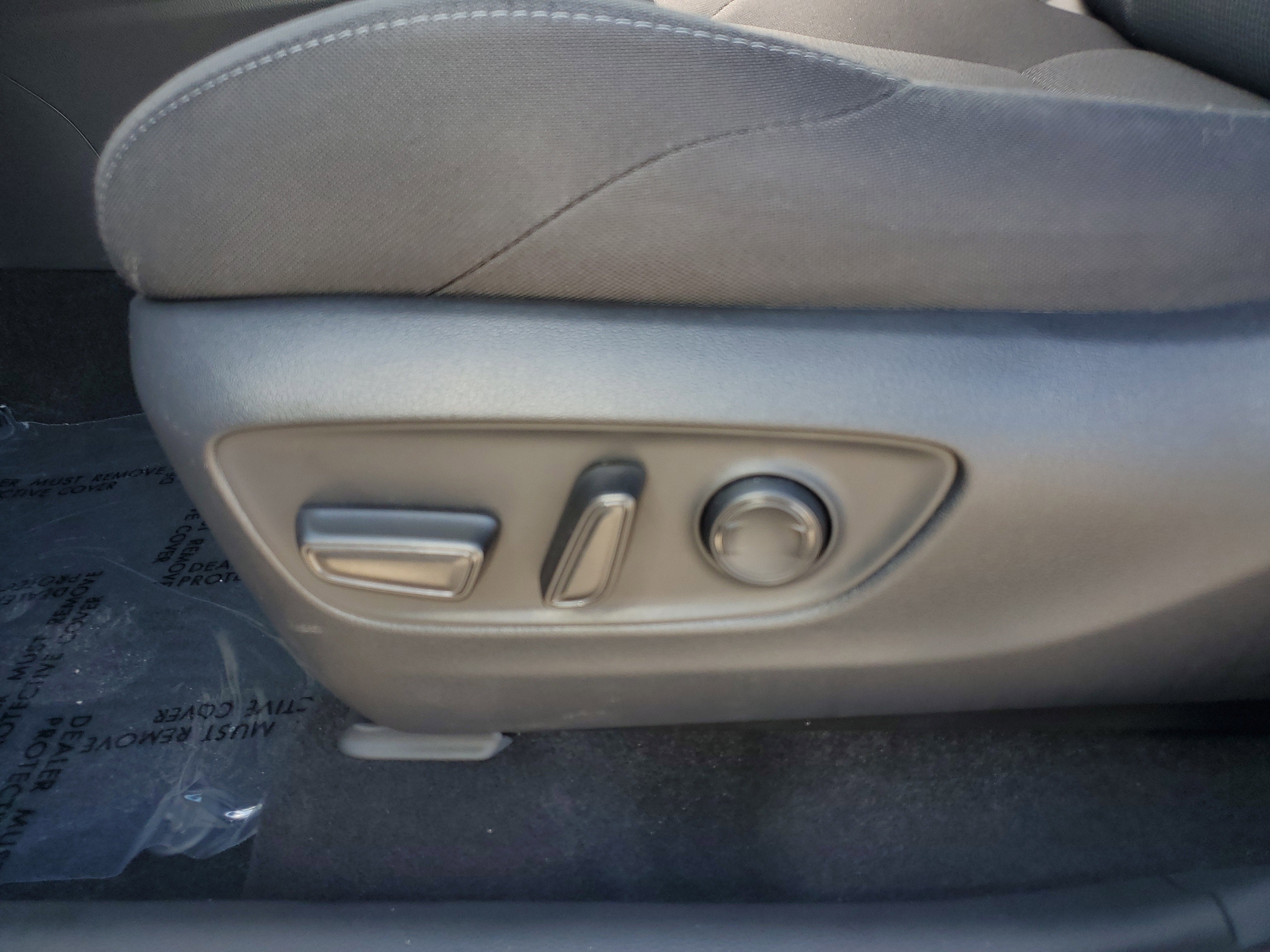 2024 Toyota Venza LE