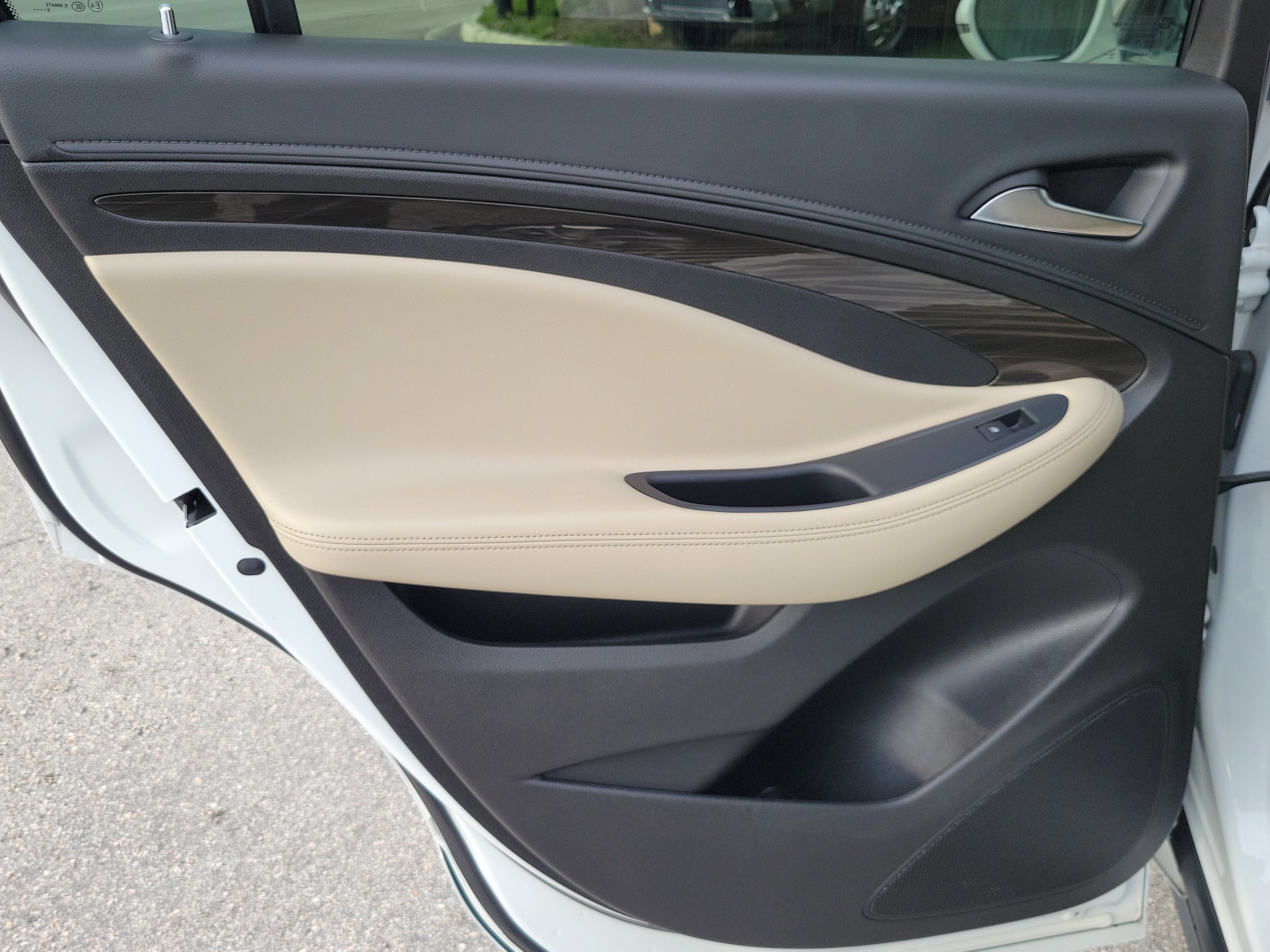 2020 Buick Envision Essence Group