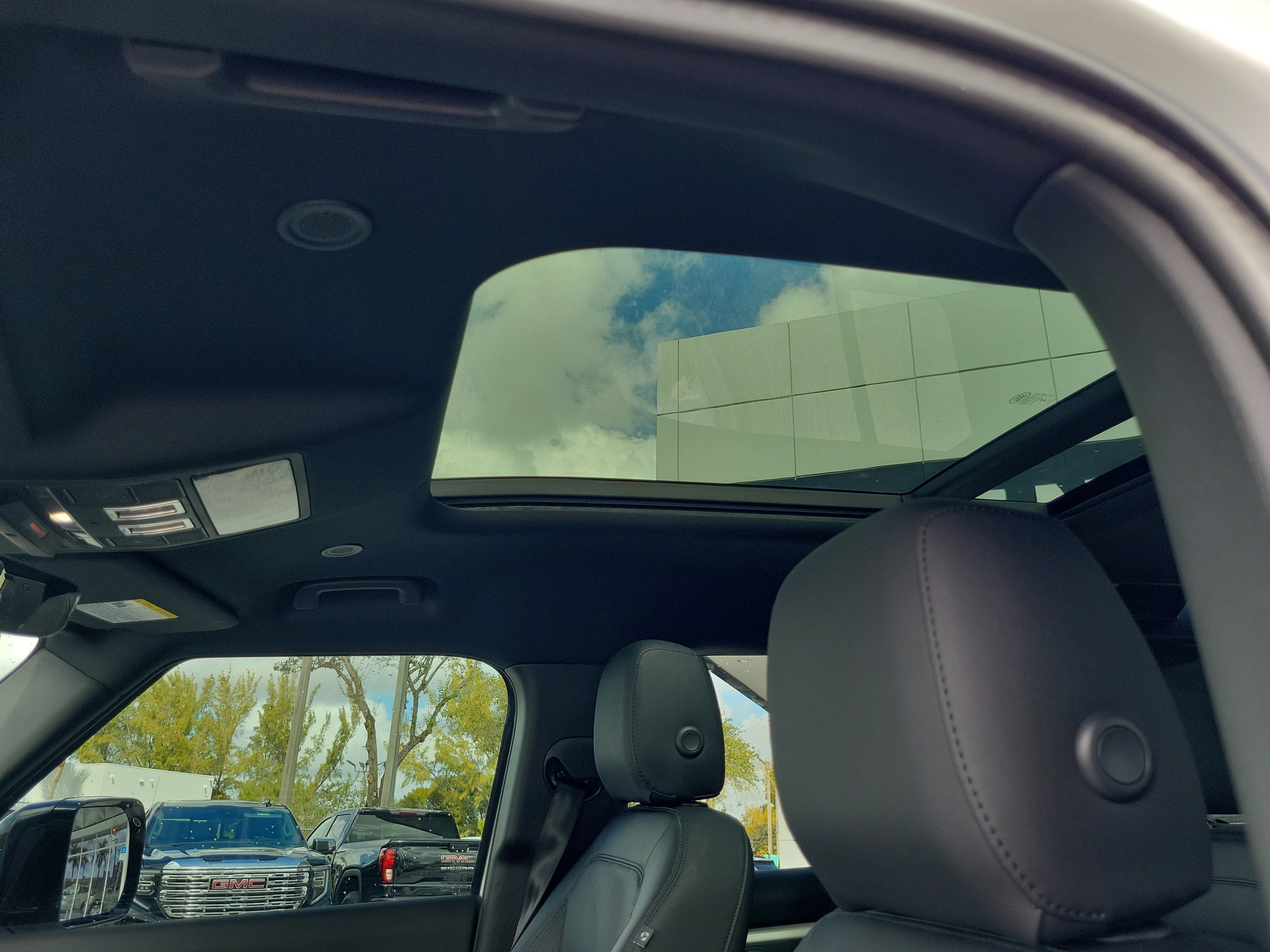 2025 Land Rover Defender S