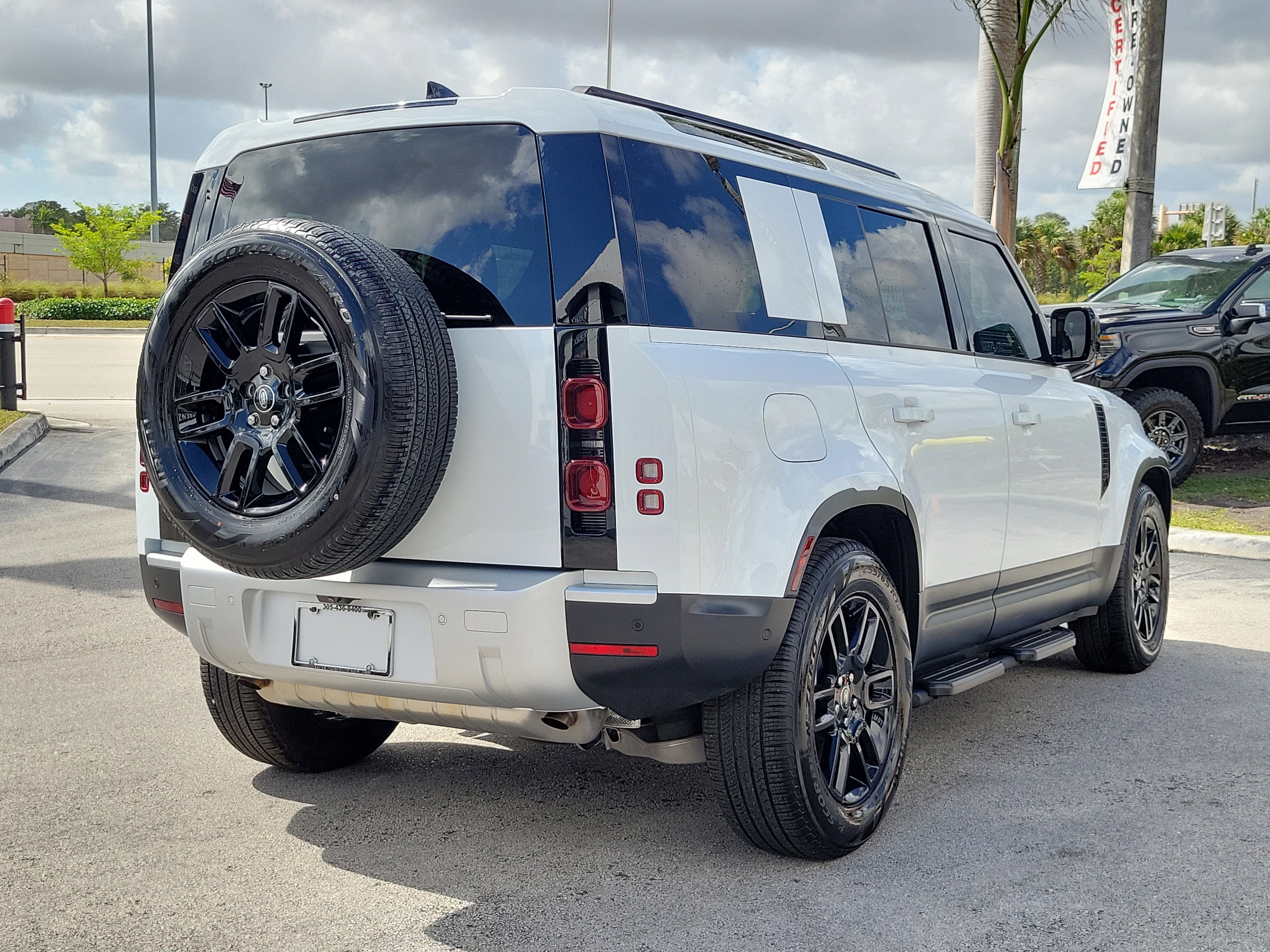 2025 Land Rover Defender S